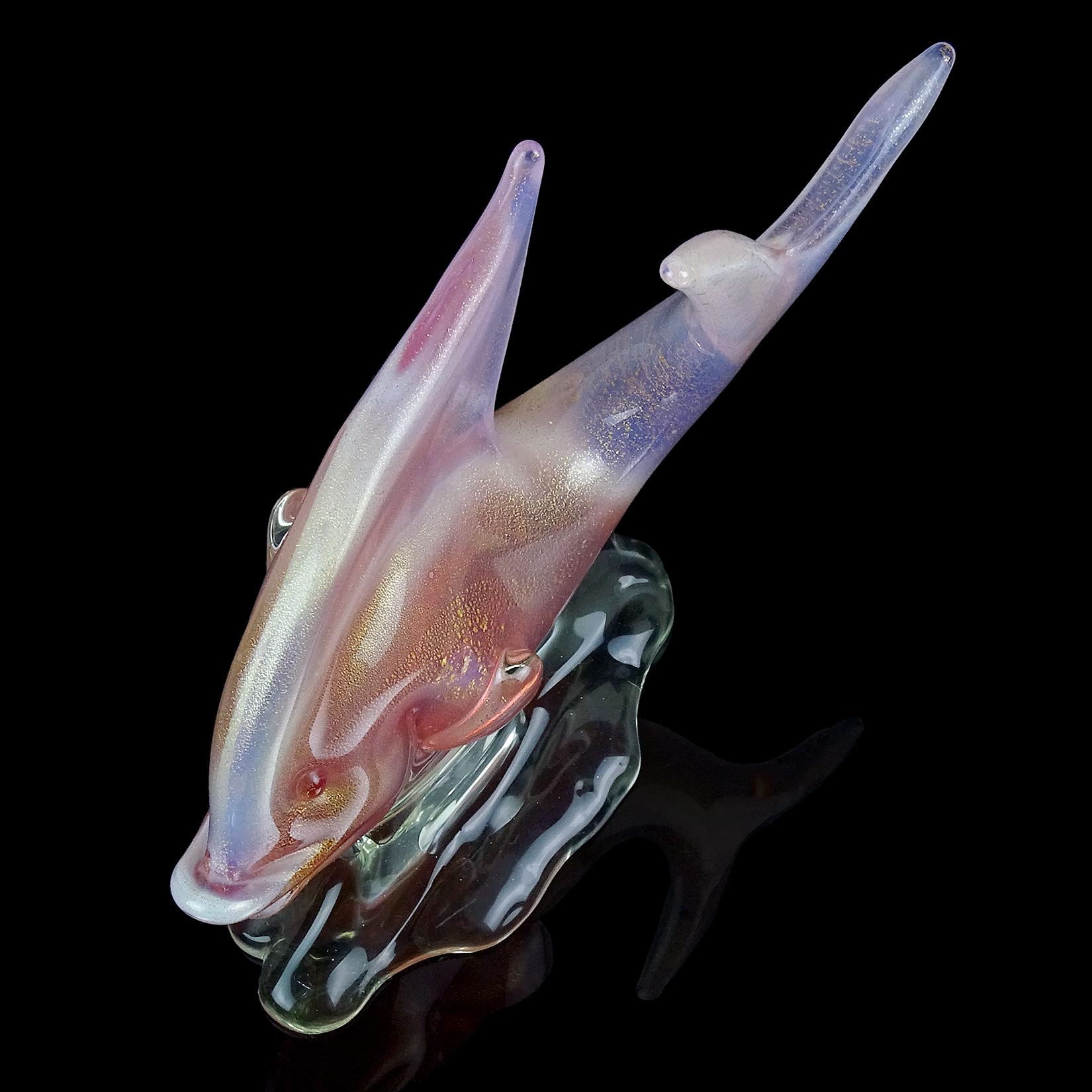 Seguso Murano Sommerso Opal Pink Gold Flecks Italian Art Glass Fish Sculpture In Good Condition For Sale In Kissimmee, FL
