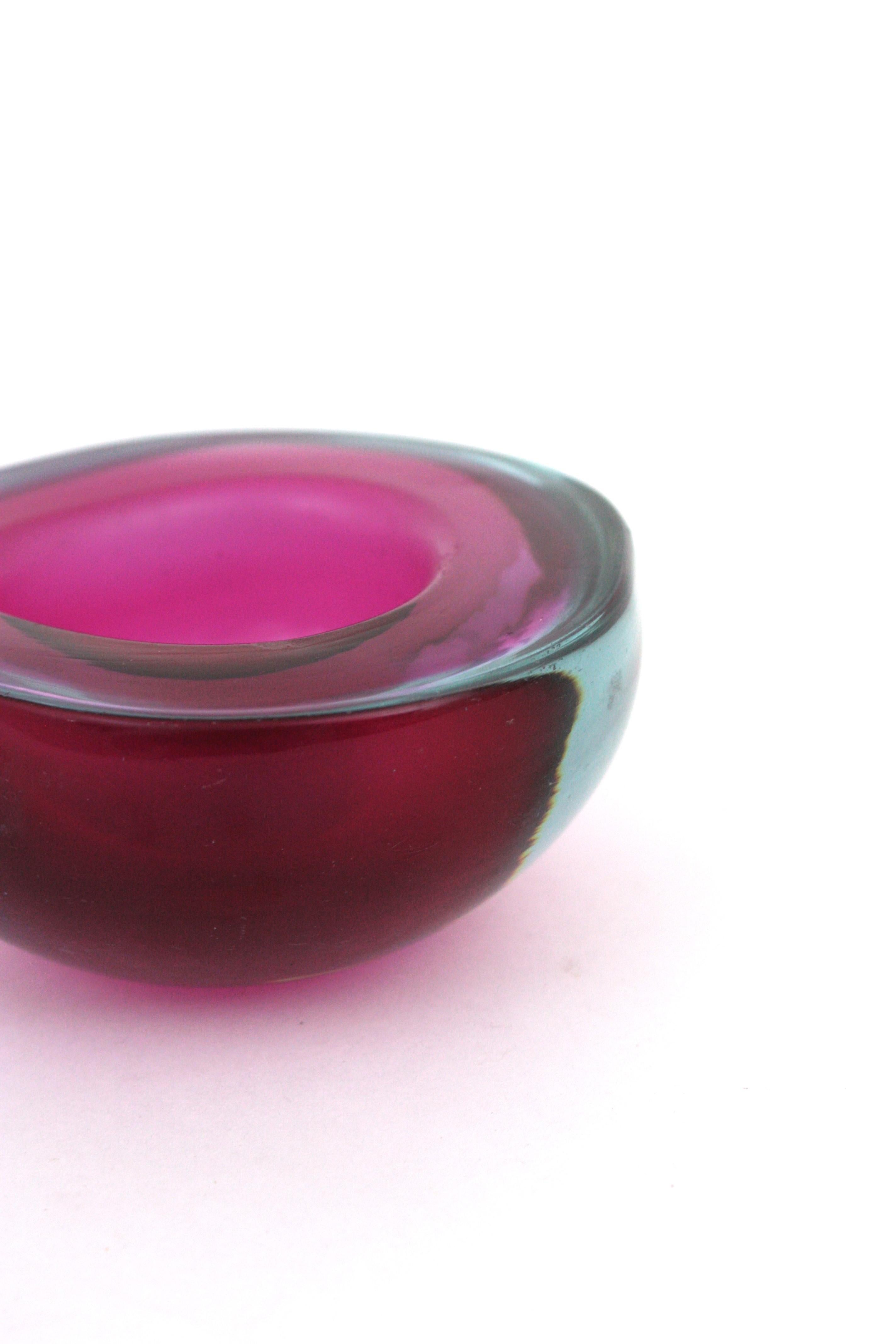 Seguso Murano Sommerso Pink Fuchsia Glass Geode Triangle Art Glass Bowl For Sale 4