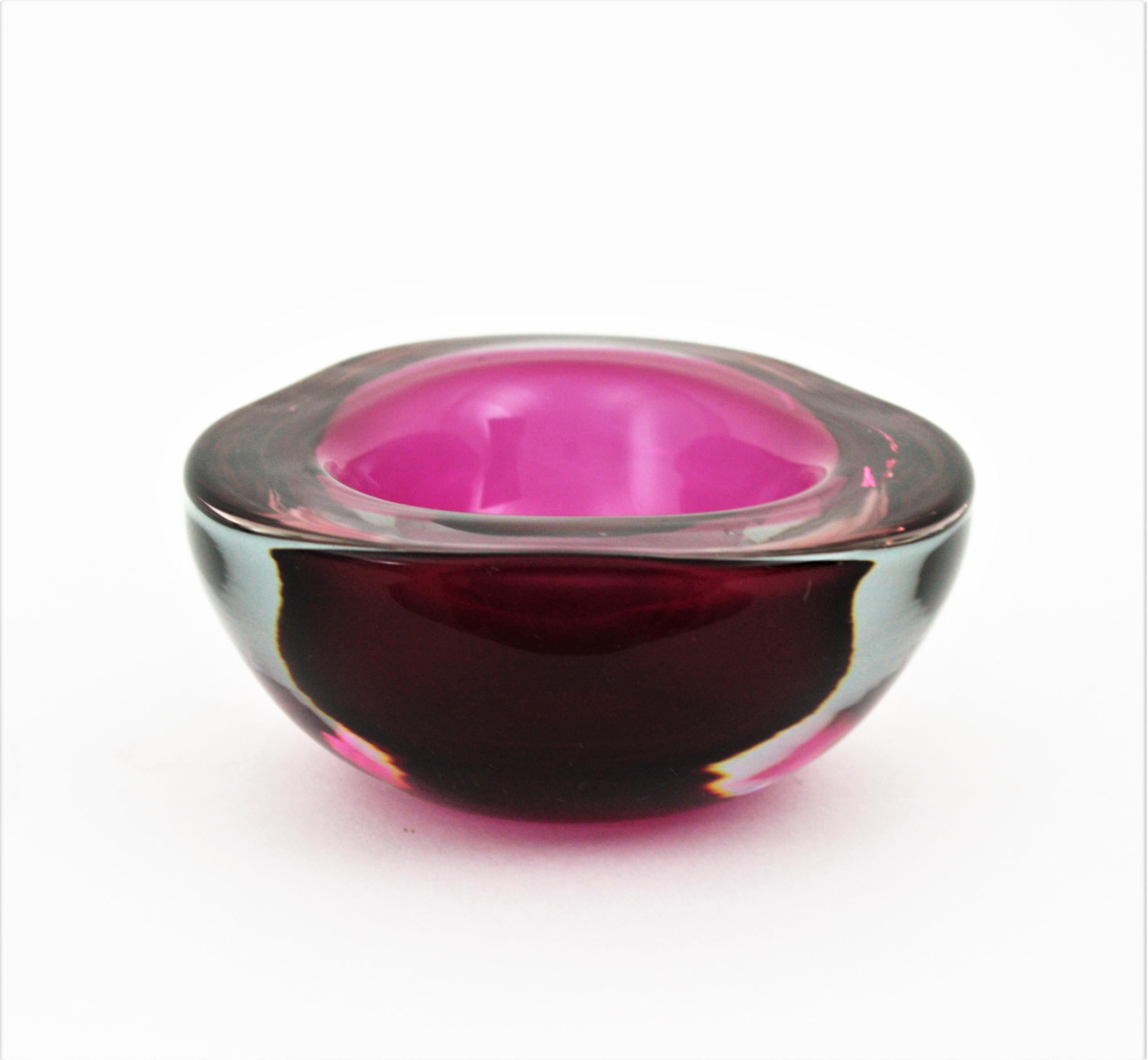 Mid-Century Modern Seguso Murano Sommerso Pink Fuchsia Glass Geode Triangle Art Glass Bowl