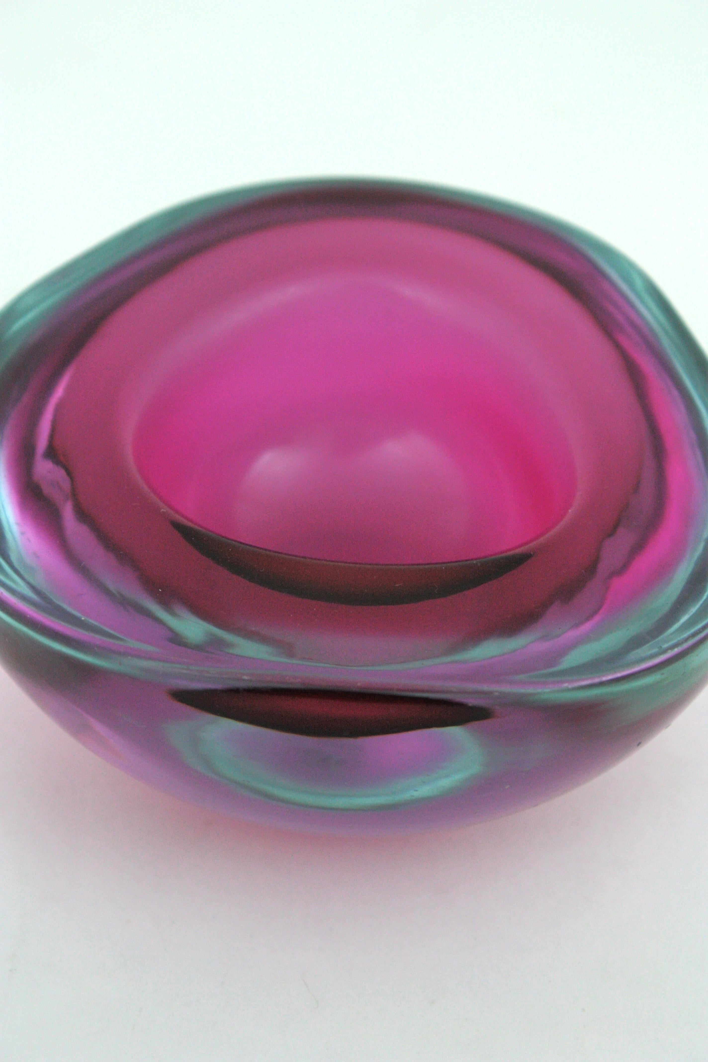 Seguso Murano Sommerso Pink Fuchsia Glass Geode Triangle Art Glass Bowl For Sale 1