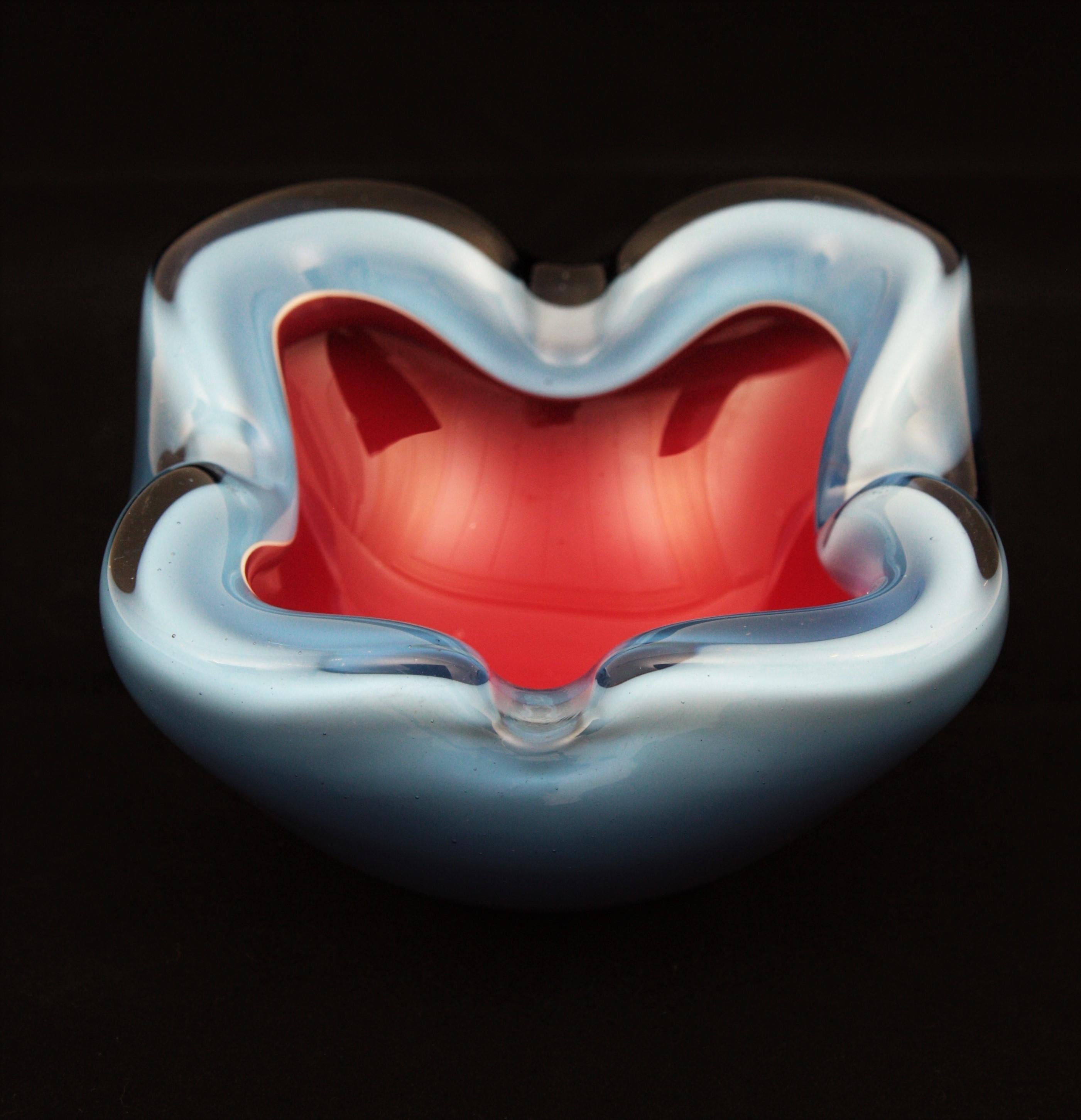 Seguso Murano Sommerso Red Blue Italian Art Glass Bowl / Ashtray For Sale 7