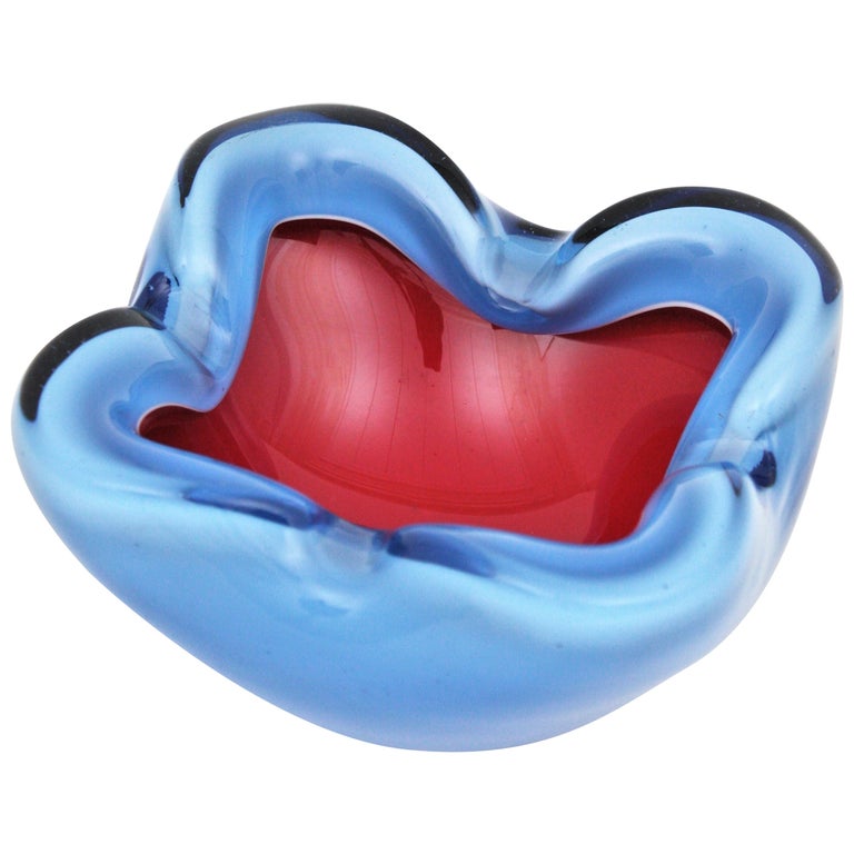 Seguso Murano Sommerso Red Blue Italian Art Glass Bowl / Ashtray In Excellent Condition For Sale In Barcelona, ES