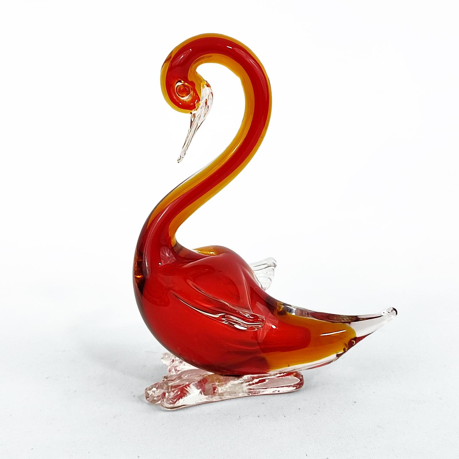 Beautiful vintage Murano hand blown Sommerso red and orange Italian art glass swan bird sculpture. Attributed to the Italian designer Archimede Seguso. With the original 'Murano Made in Italy' red label underneath. Would make a great display piece