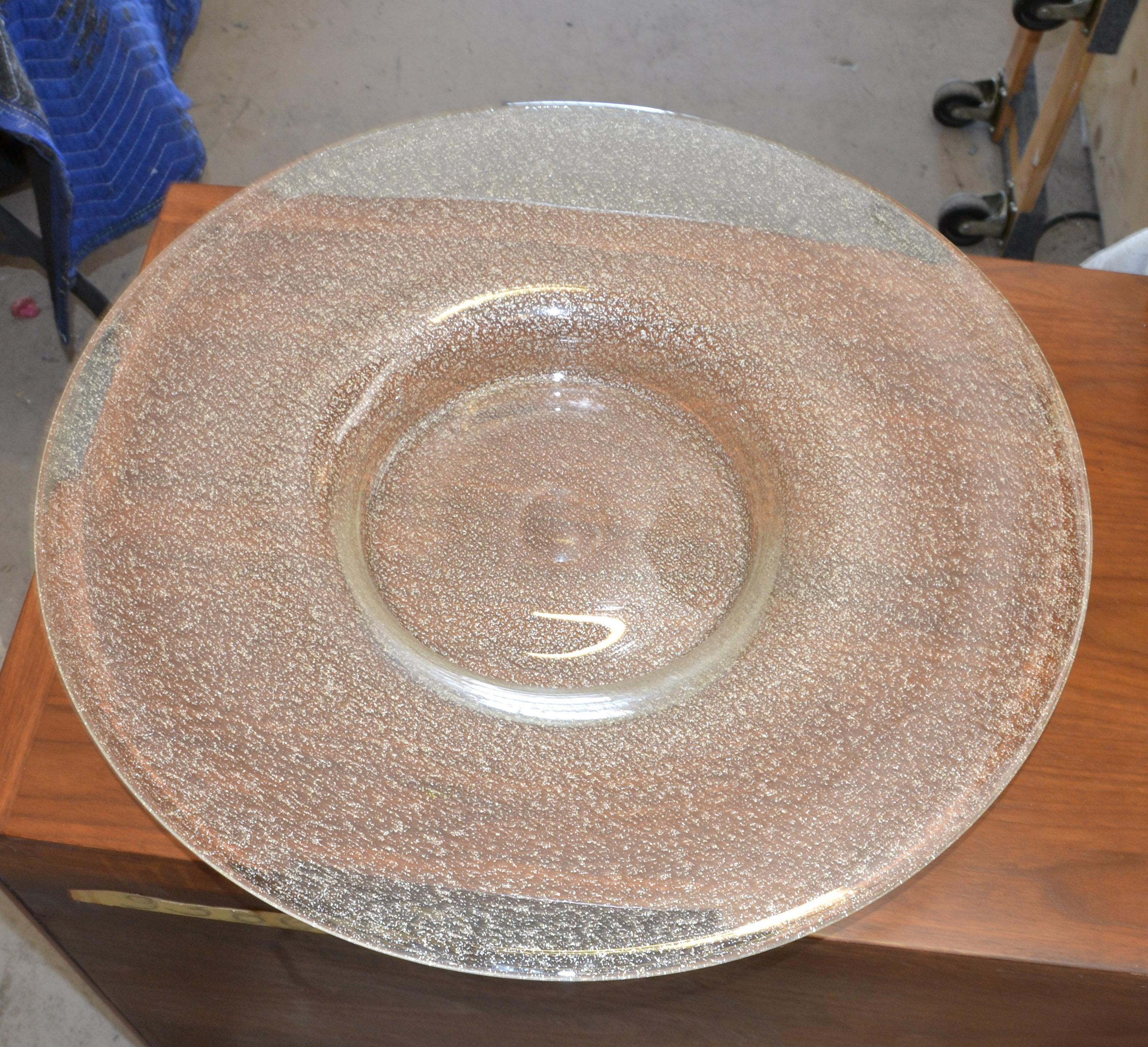 Hand-Crafted Seguso Murano Transparent & Gold Dust Flecks Centerpiece Bowl Platter Italy 1980 For Sale