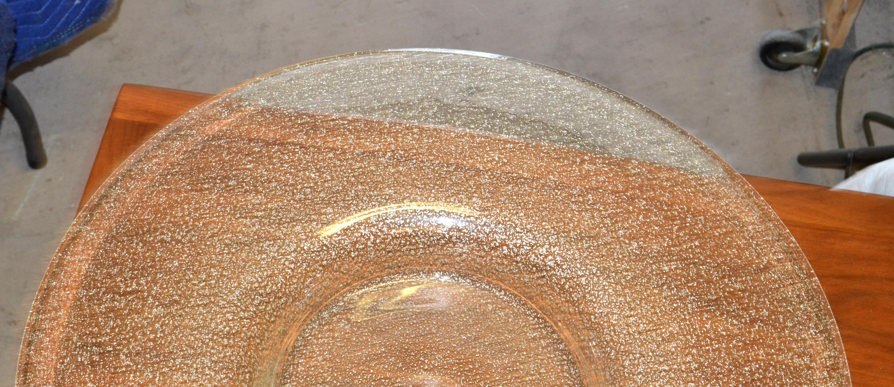 Murano Glass Seguso Murano Transparent & Gold Dust Flecks Centerpiece Bowl Platter Italy 1980 For Sale