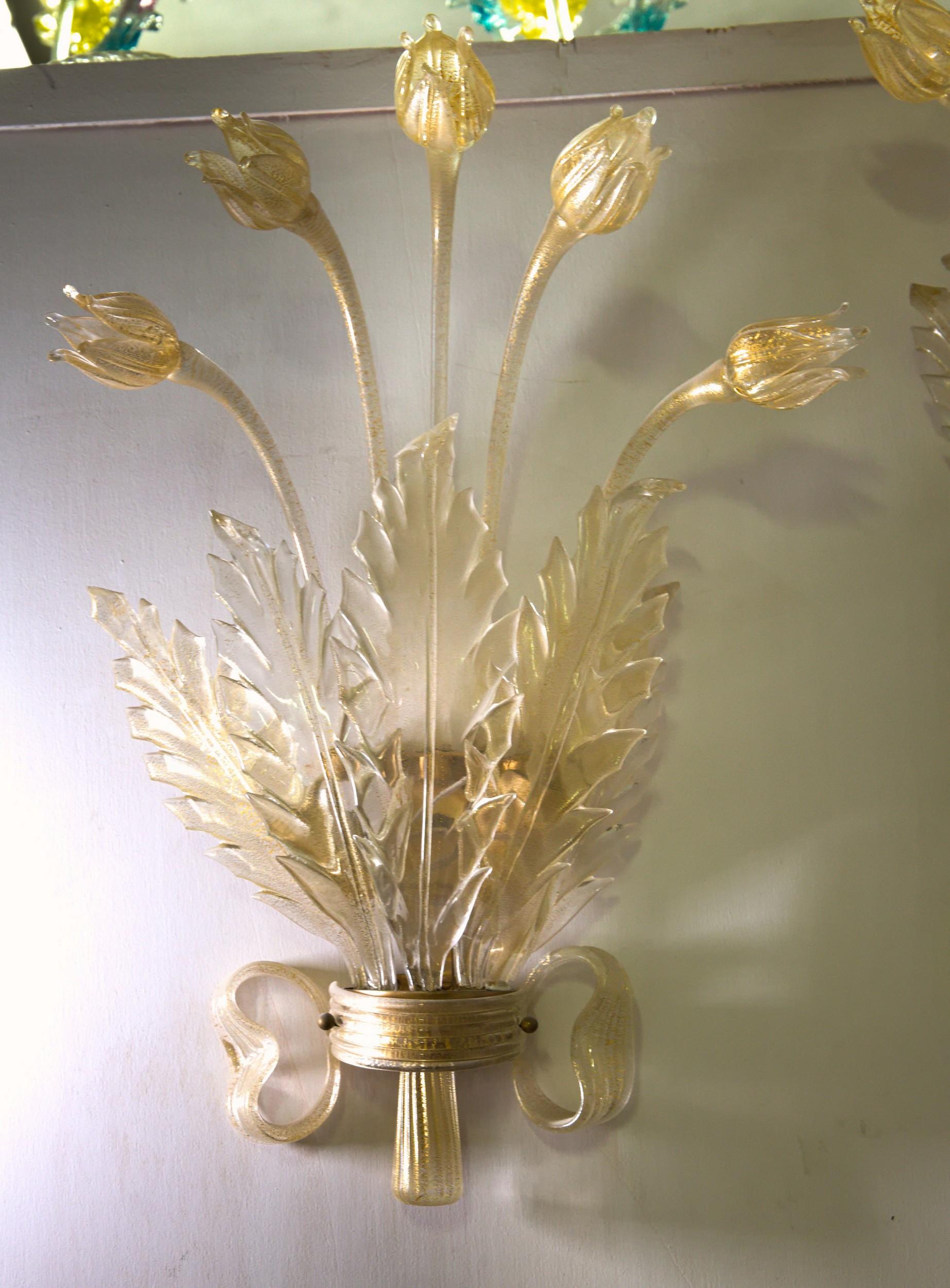 Seguso Pair of Sconces, Murano Glass with Gold Leaf, Tulips, Leaves and Bow Deco For Sale 8