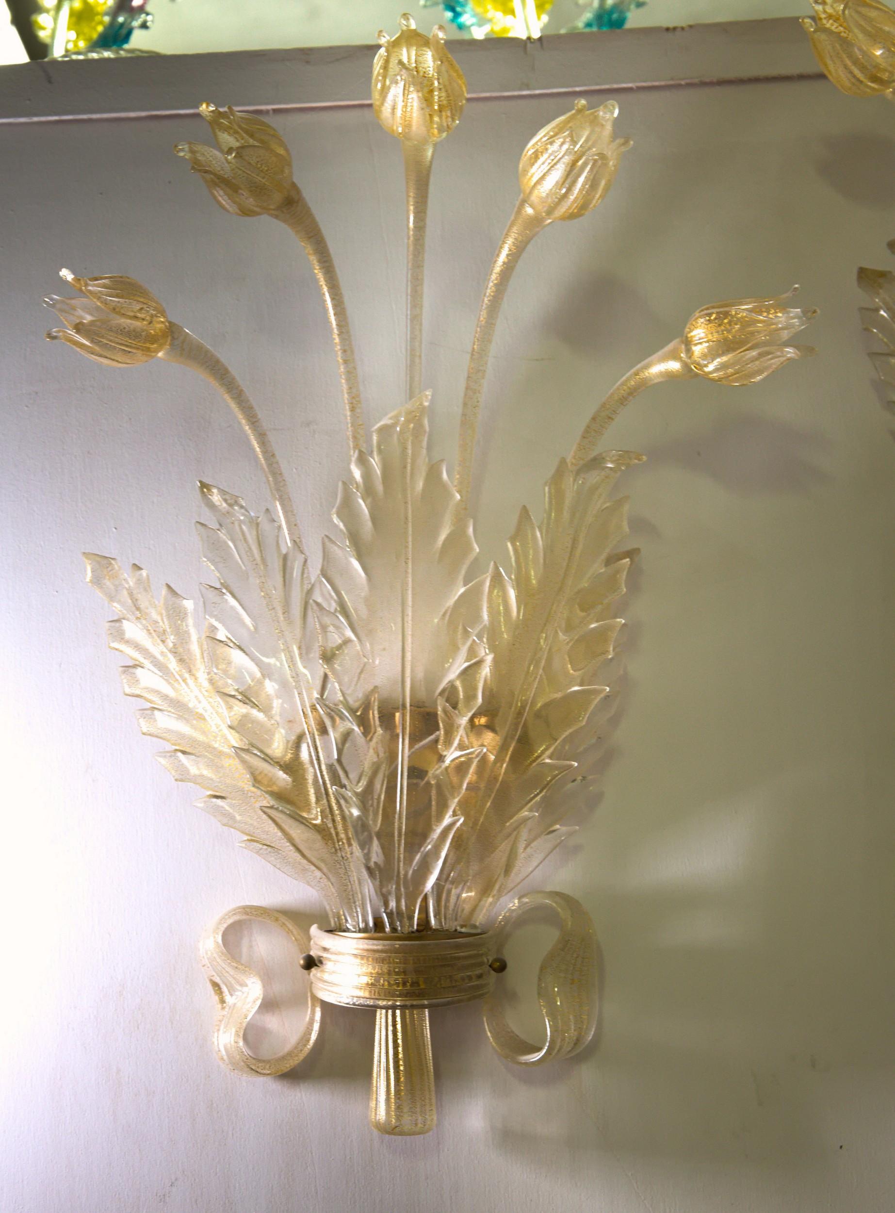 Pareja de Apliques Seguso, Cristal de Murano con Pan de Oro, Tulipanes, Hojas y Lazo Deco en venta 7