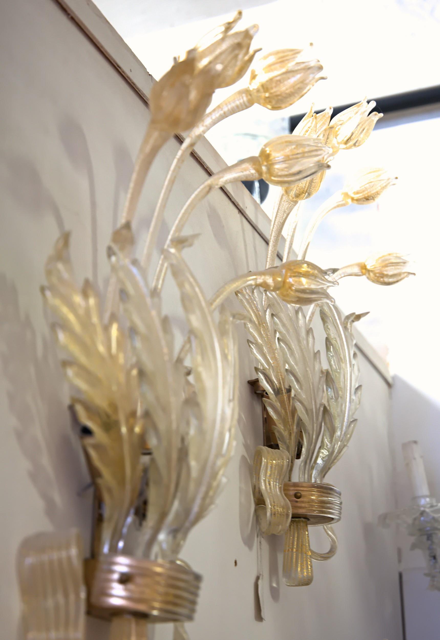Seguso Pair of Sconces, Murano Glass with Gold Leaf, Tulips, Leaves and Bow Deco For Sale 9