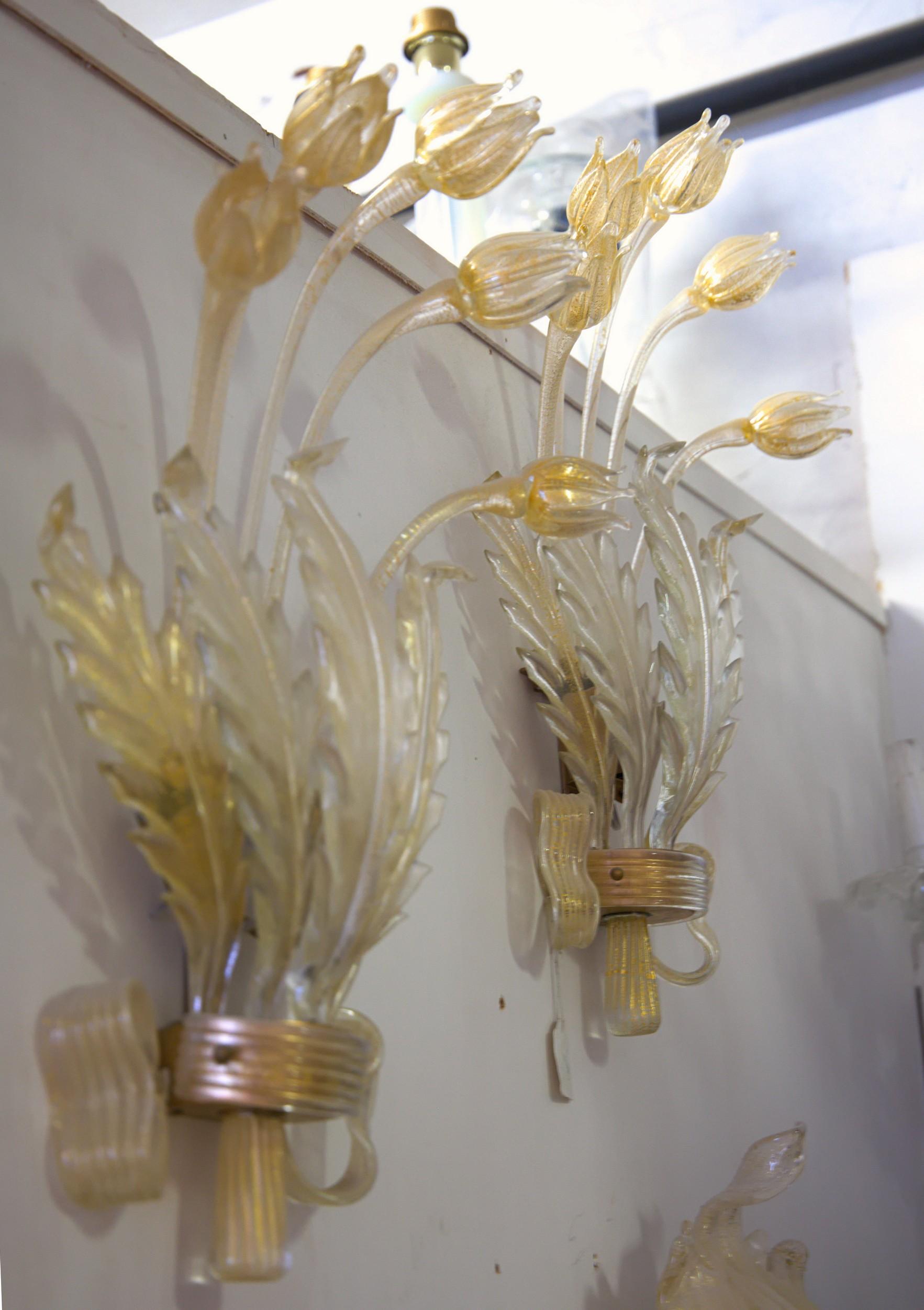 Paire d'appliques Seguso, en verre de Murano avec feuilles d'or, tulipes, feuilles et nœud déco en vente 12