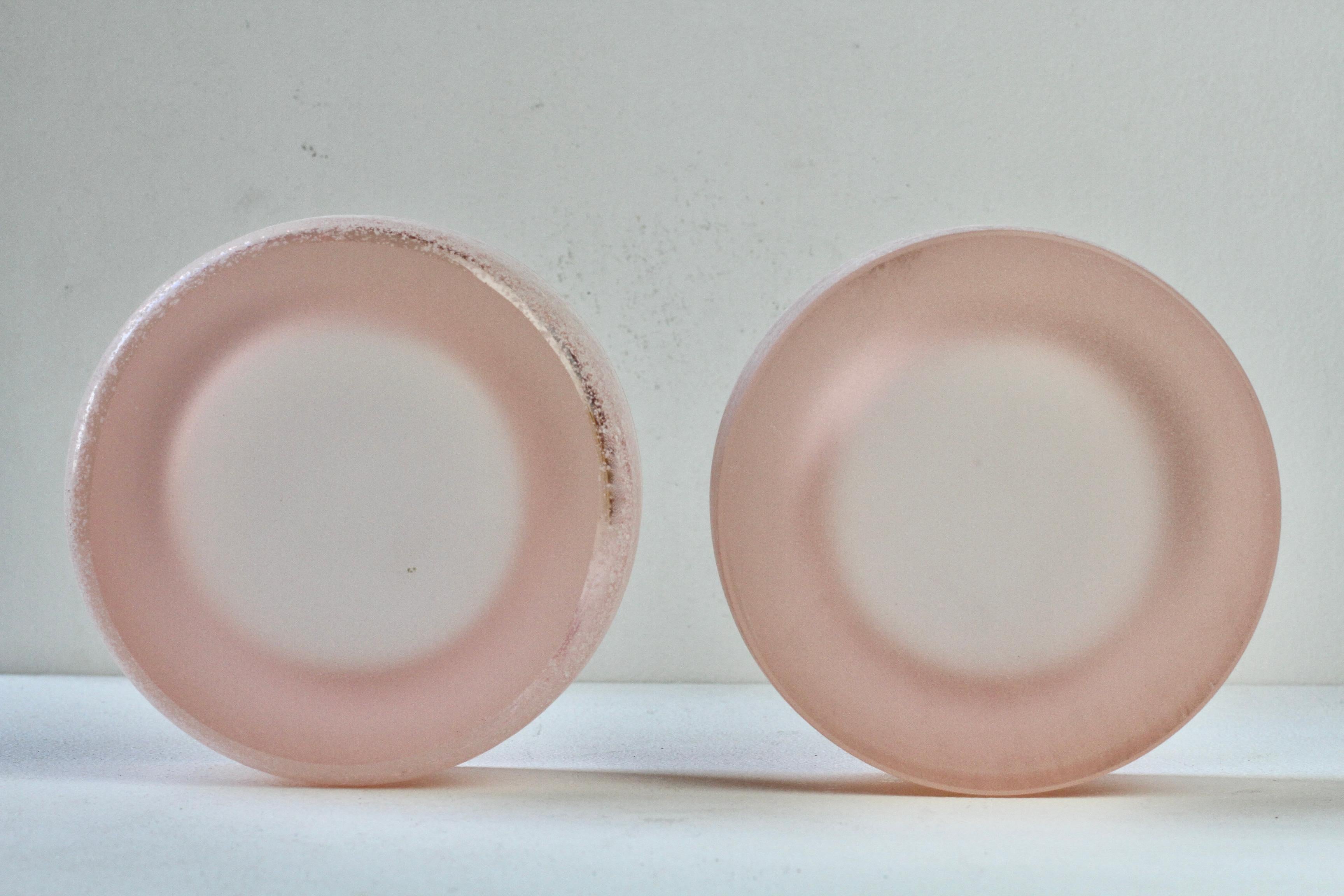 Seguso Paar dicke runde rosa 'Scavo' Murano Glasschalen oder Aschenbecher 1980er im Angebot 2