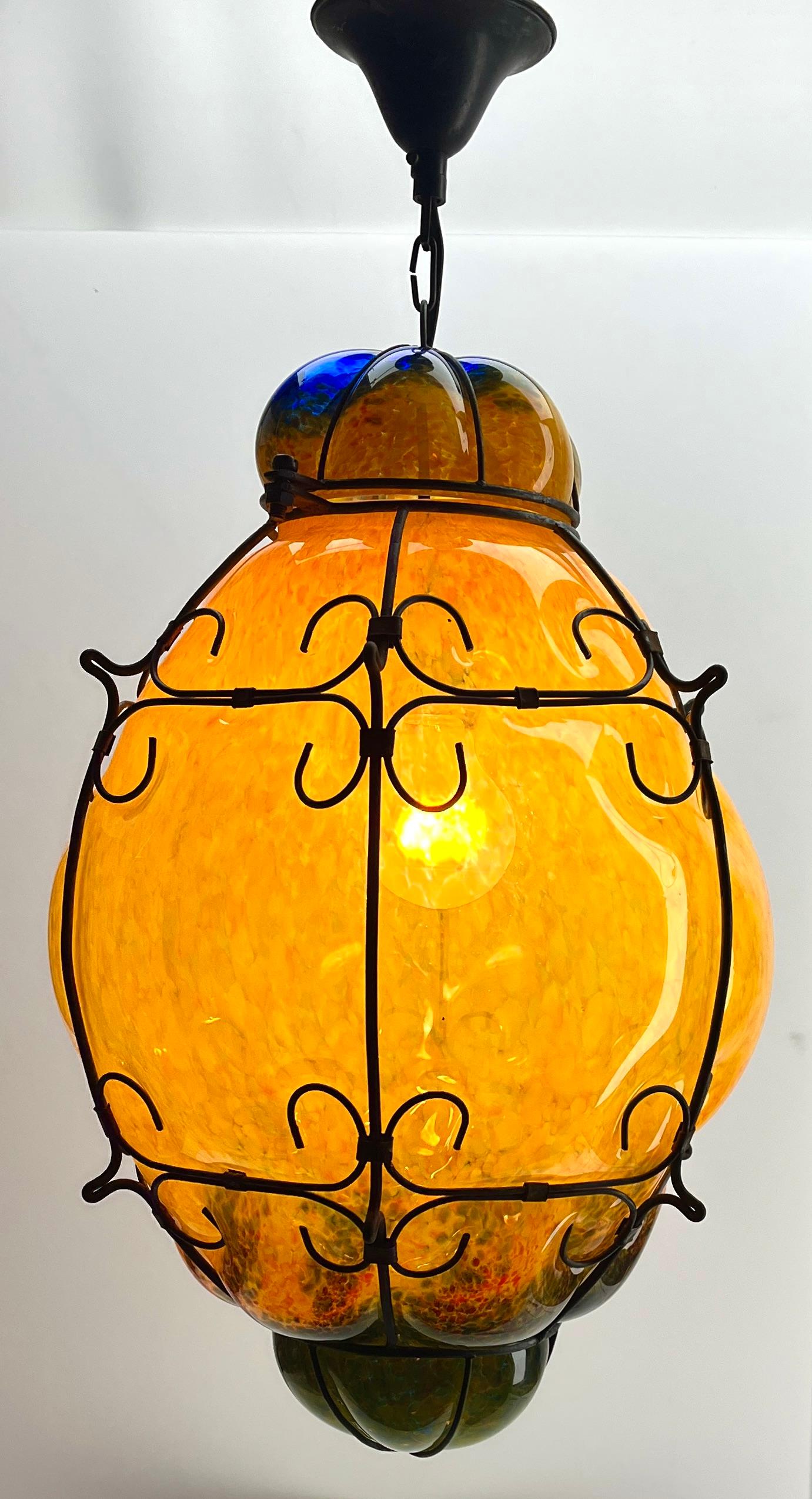 Mid-Century Modern Seguso Pendant Lamp in Cage Fixture Murano Glass, 1950s For Sale