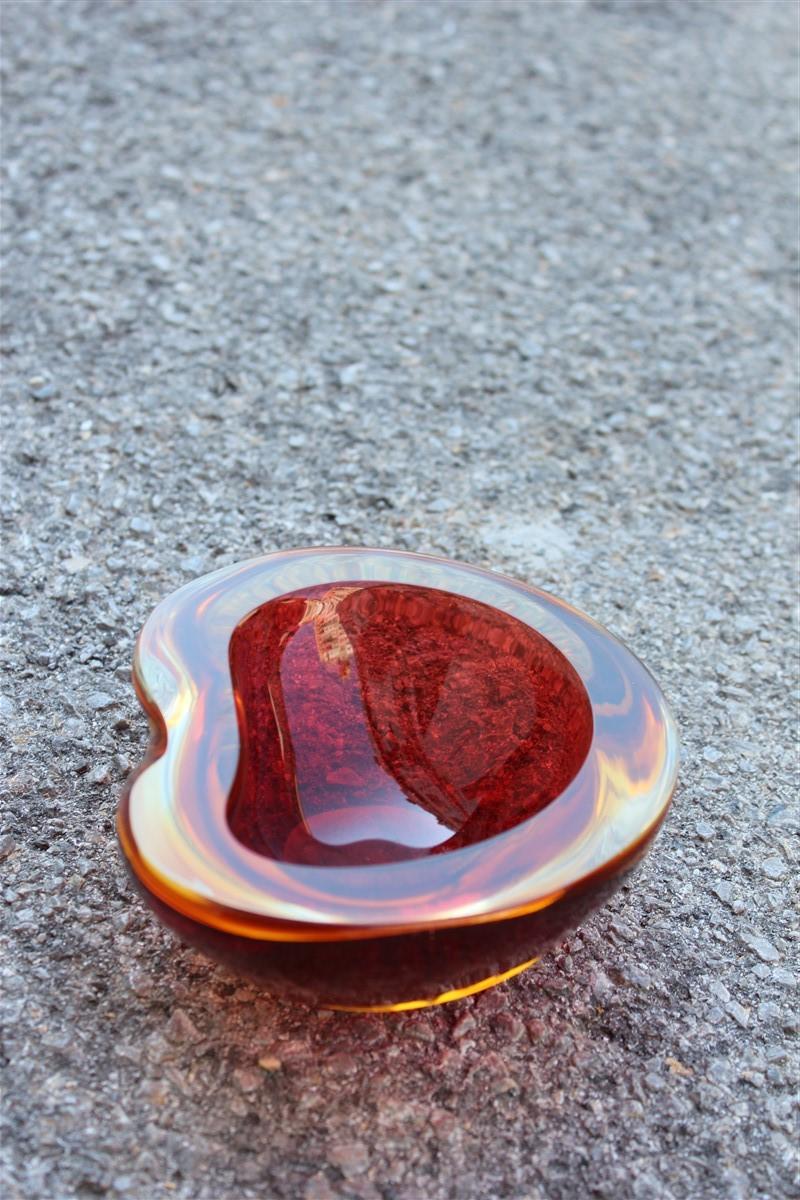 Seguso Red Ruby Bowl Ovoid Murano Glass Italian Design, 1960 In Good Condition In Palermo, Sicily