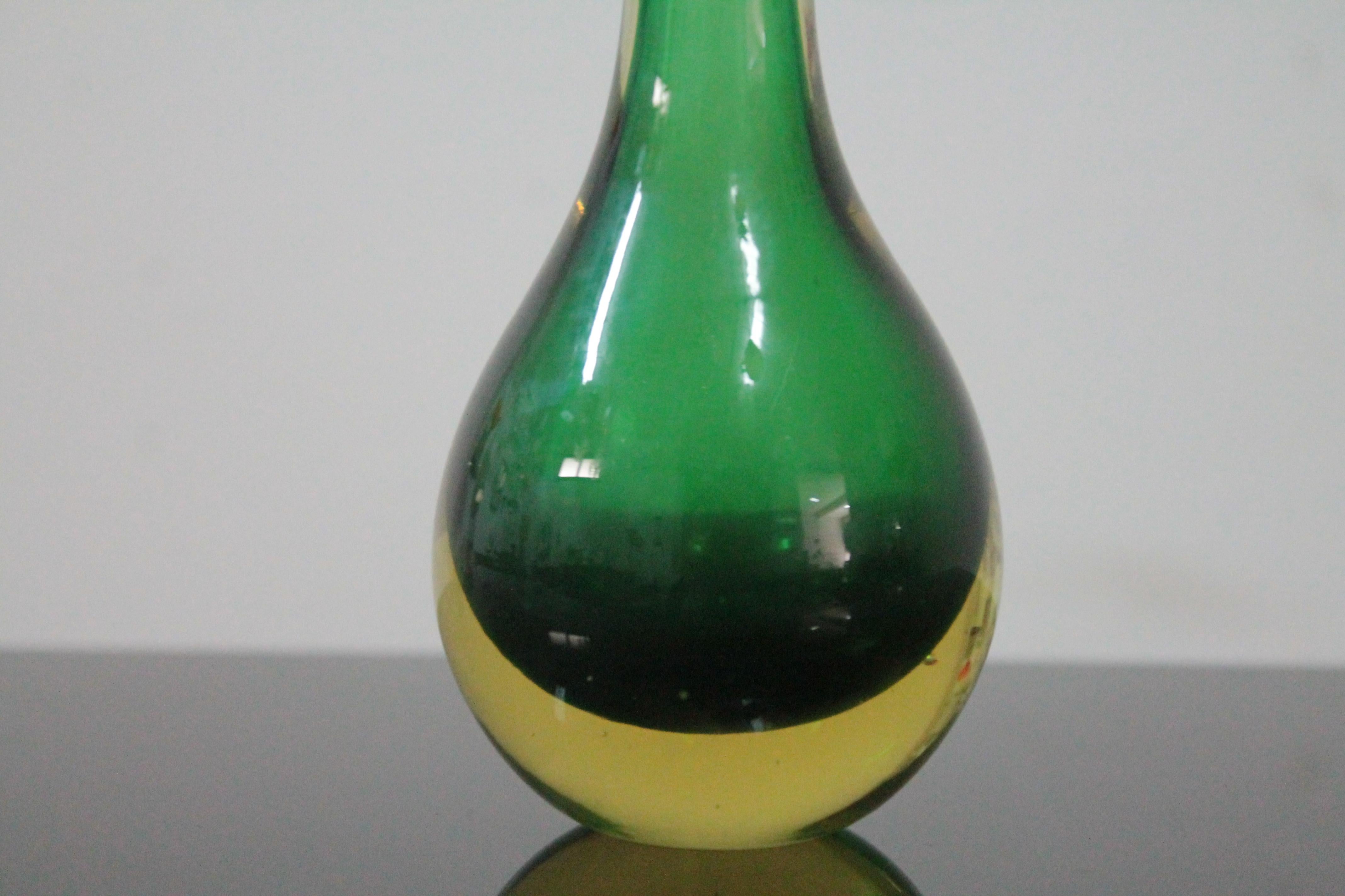 Elegant single flower vase by Seguso made in Italy, circa 1970.
Good condition.