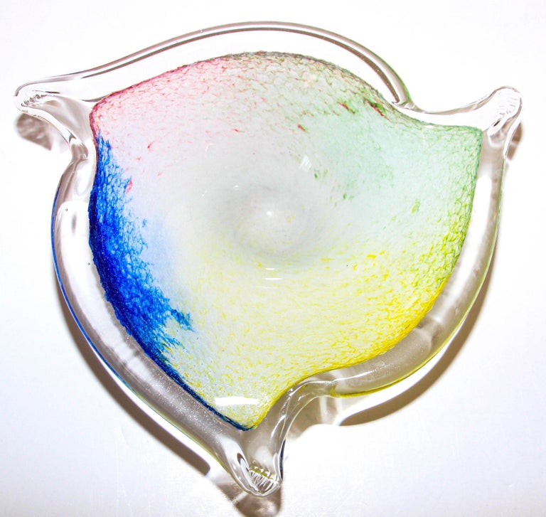 Hand-Crafted Seguso Sommerso Murano Art Glass Triangular Bowl or Ashtray, Italy 1960s For Sale