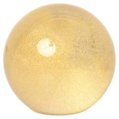 Retro Seguso Spherical Paperweight in Murano Glass with Gold Dust, Italy 1950s