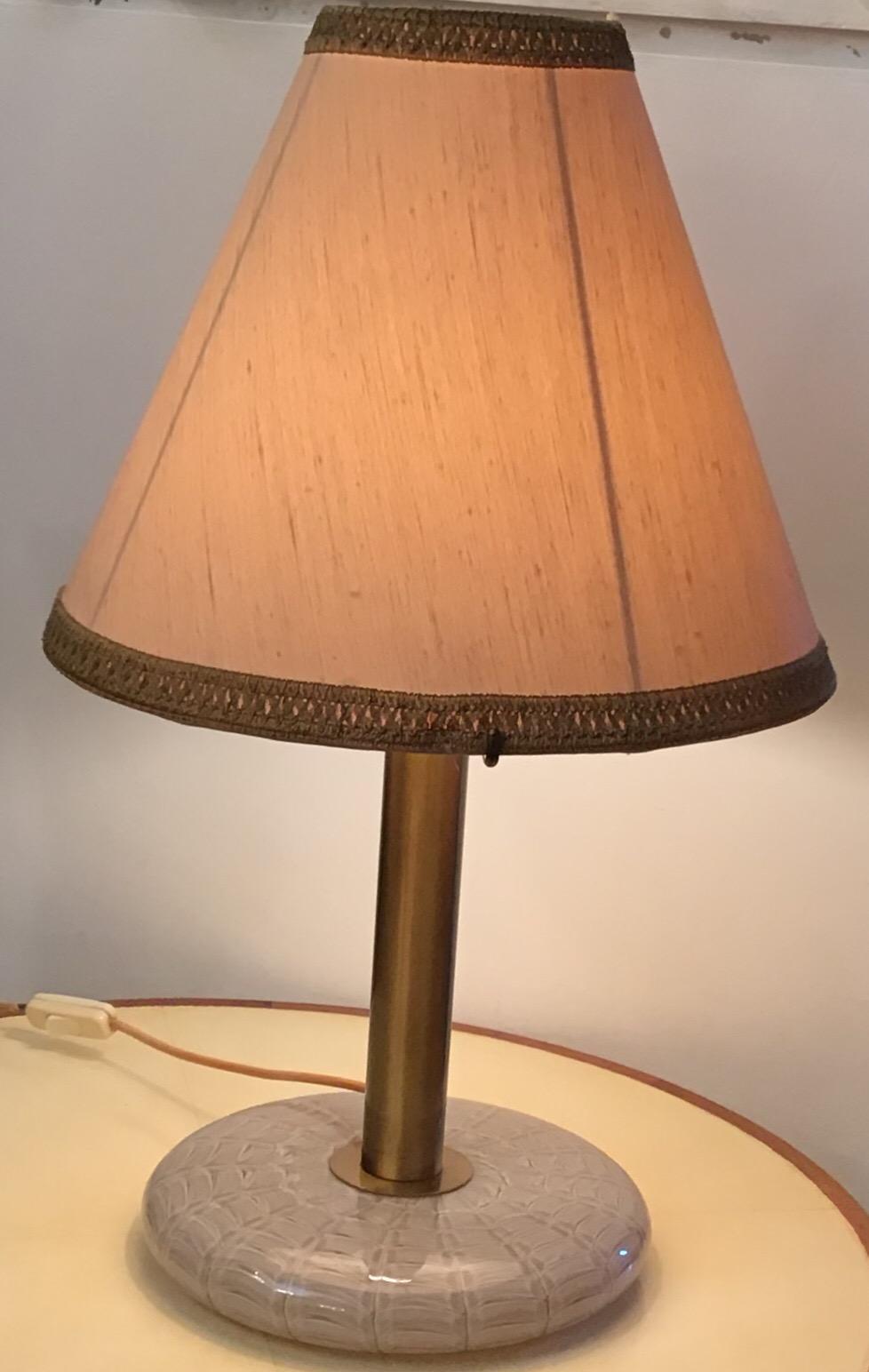 Seguso Table Lamp 1960 Feathered Murano Glass Brass Frame and Fabric Lampshade For Sale 3