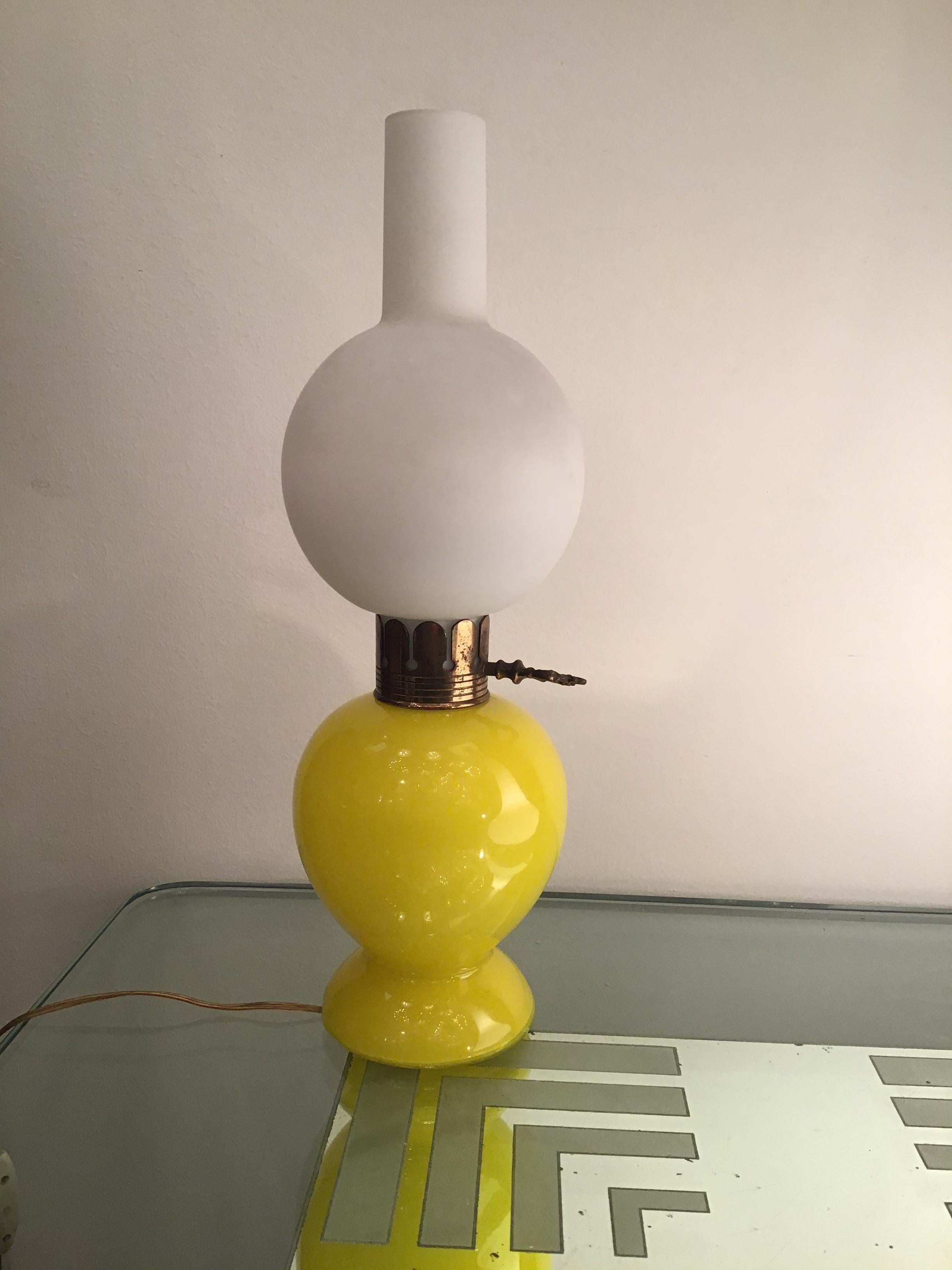 Lampe de bureau Seguso en laiton, verre opalin et verre, 1955, Italie en vente 4