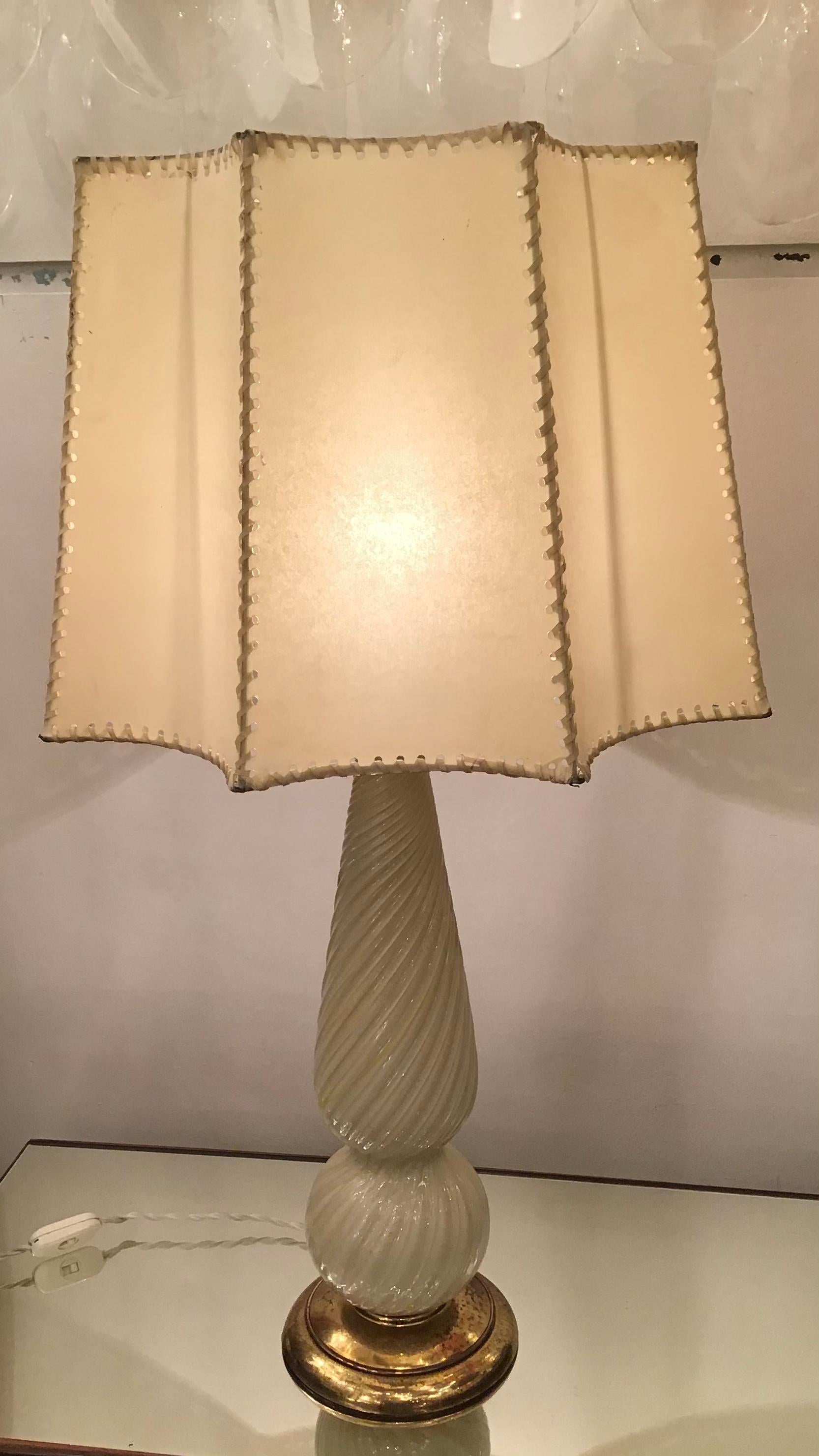 Mid-20th Century Seguso Table Lamp Murano Glass Brass Lampshade, 1940, Italy For Sale