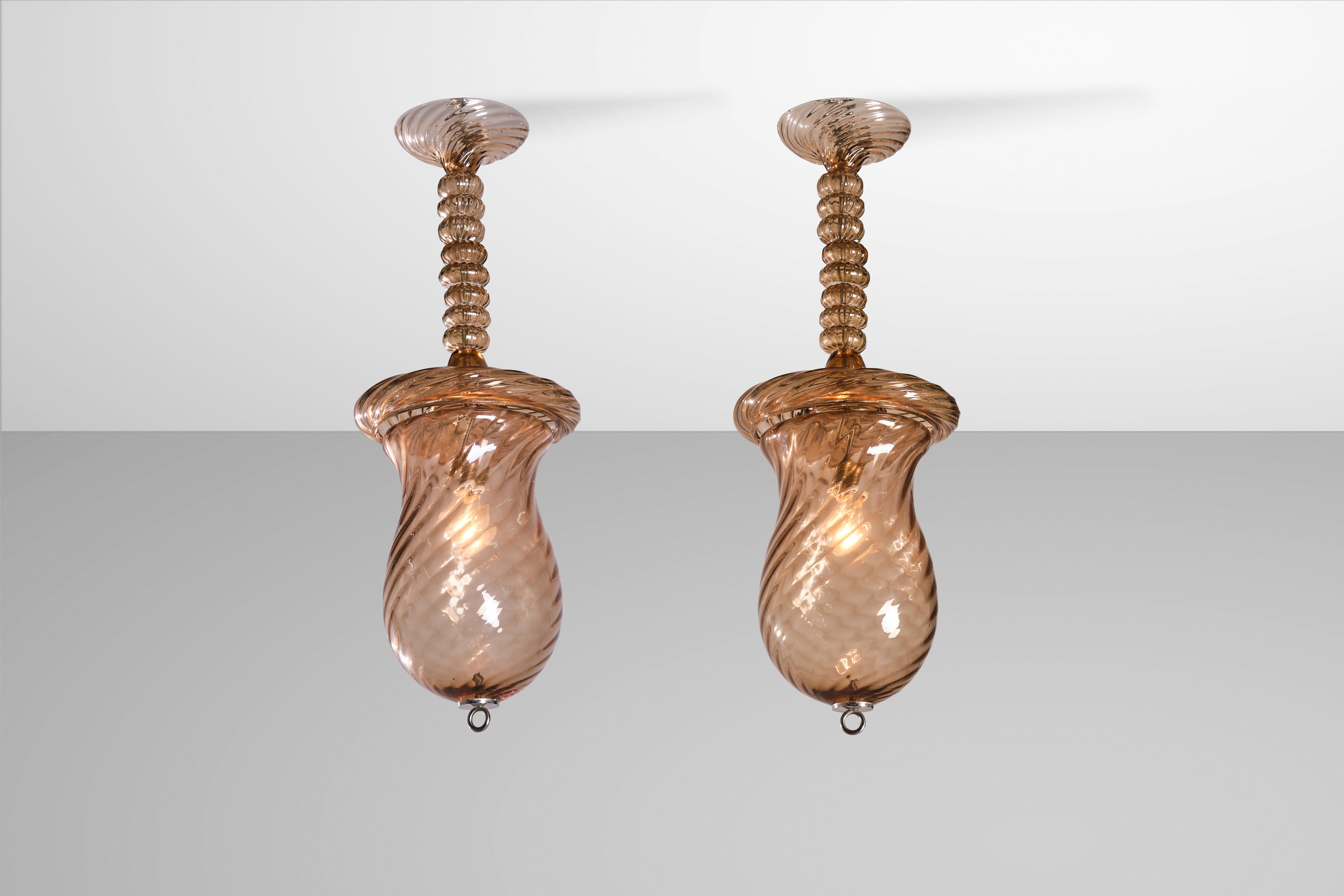 Italiano Seguso Due lampadari in vetro di Murano, design italiano, anni '40 in vendita