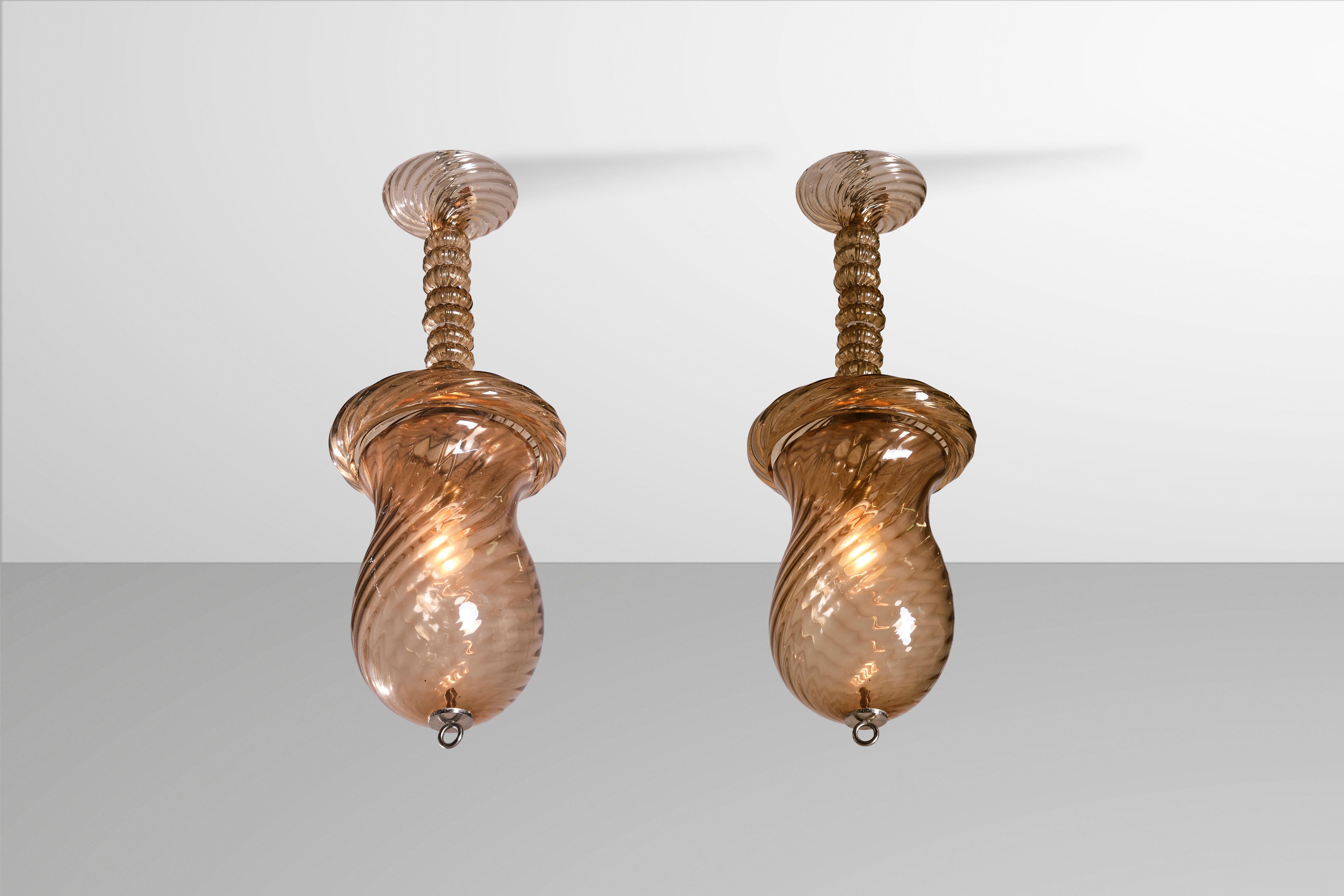 Seguso Due lampadari in vetro di Murano, design italiano, anni '40 In condizioni buone in vendita a Milan, IT