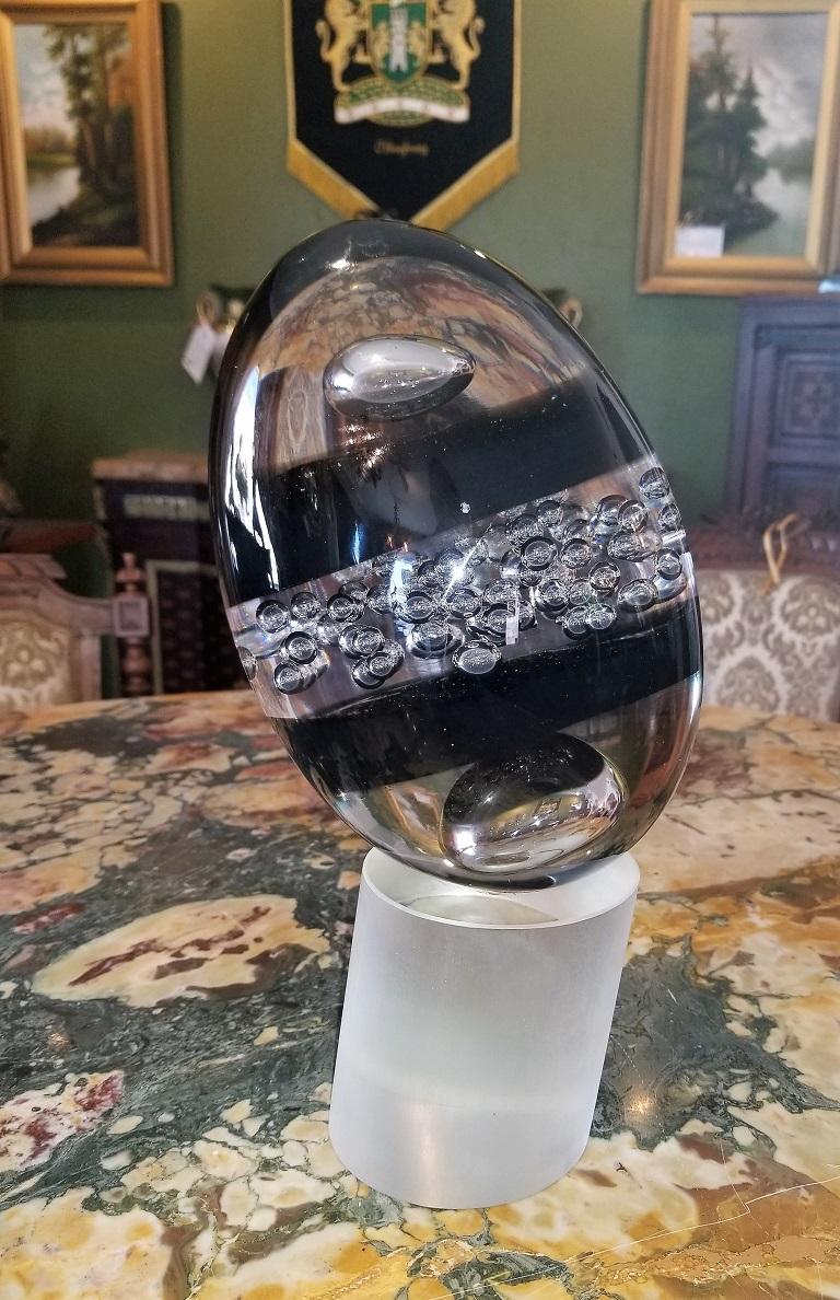 Presenting a gorgeous piece of midcentury/contemporary art glass sculpture, namely, a Seguso Uovo Cosmico 3 Murano egg.

From 1989 and purchased in Singapore directly from Vivarini Murano.

The sculpture was made by the highly recognized master