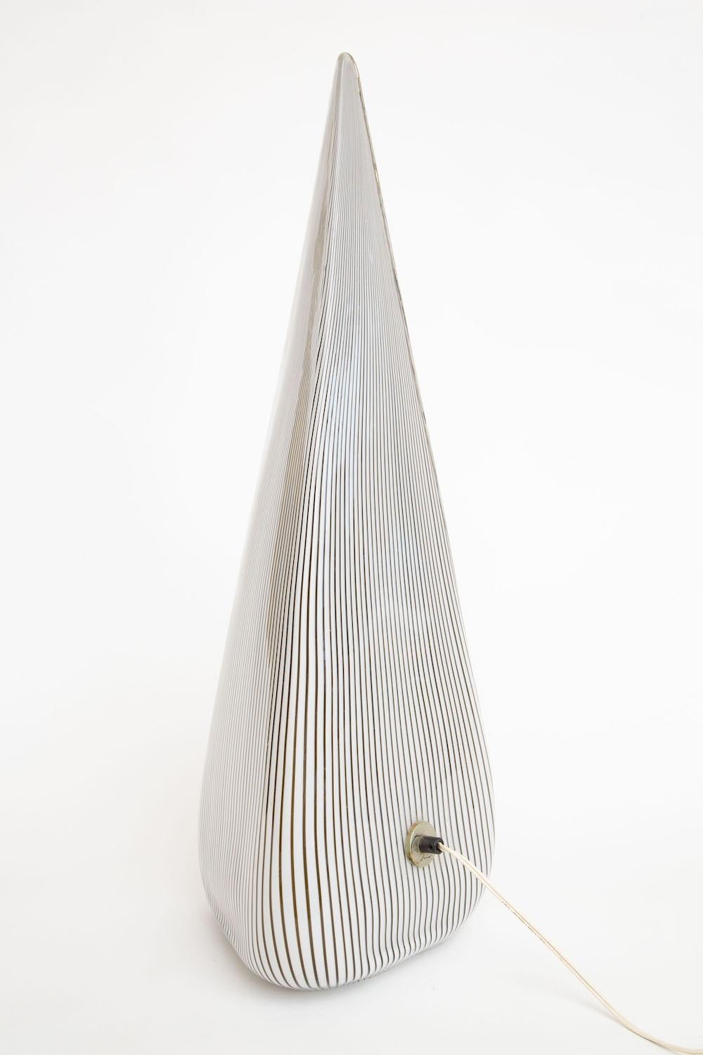 Seguso Vetri d'Arte Murano-Skulptur-Skulptur-Dreieck-Lampe aus schwarzem und weißem Muranoglas, Vintage im Angebot 4