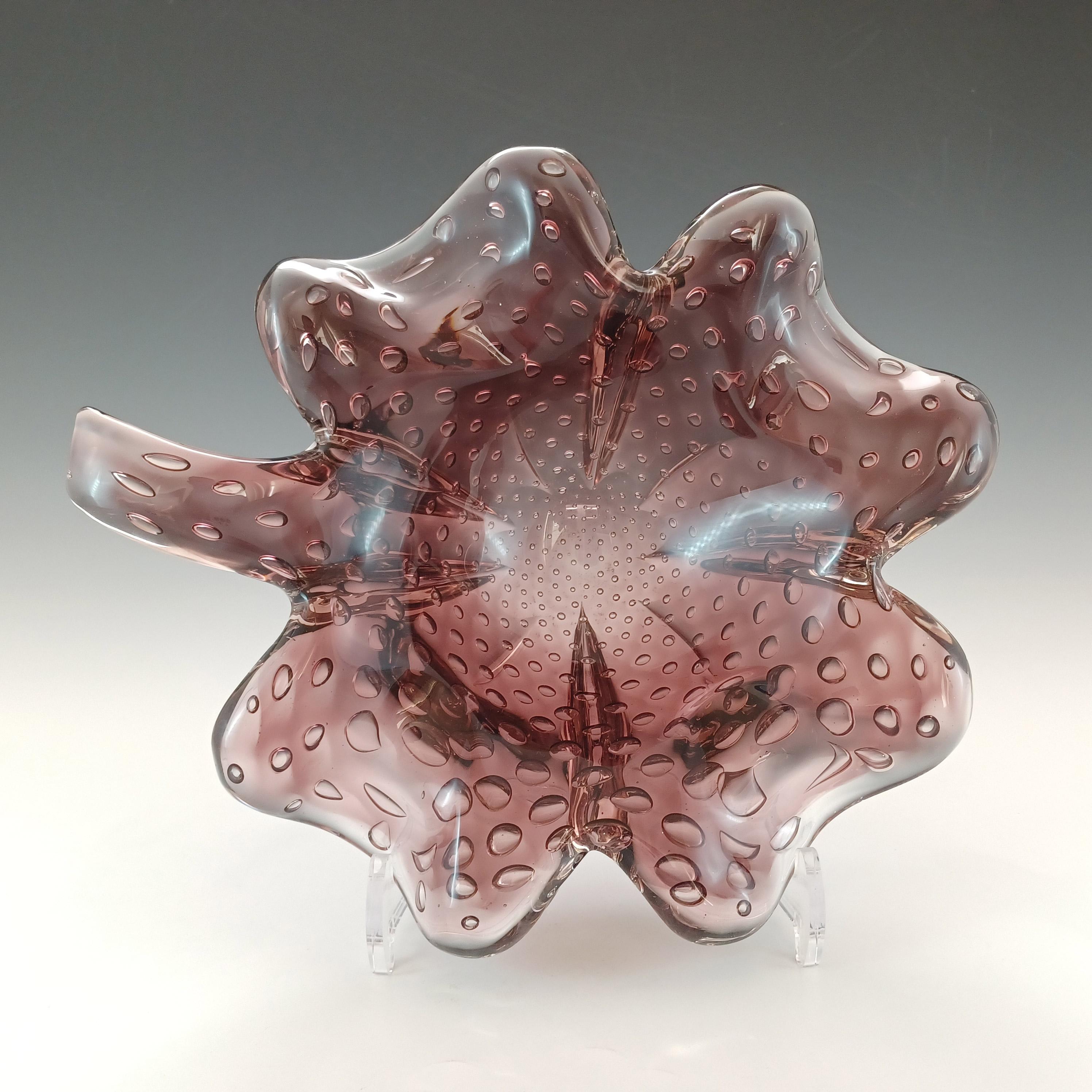 Here is a wonderful, large and very heavy (3kg unpacked) Venetian pinkish purple bullicante glass clover leaf shaped bowl, made on the island of Murano, near Venice, Italy. Made by Seguso Vetri d'Arte, and probably designed by Flavio Poli, pattern