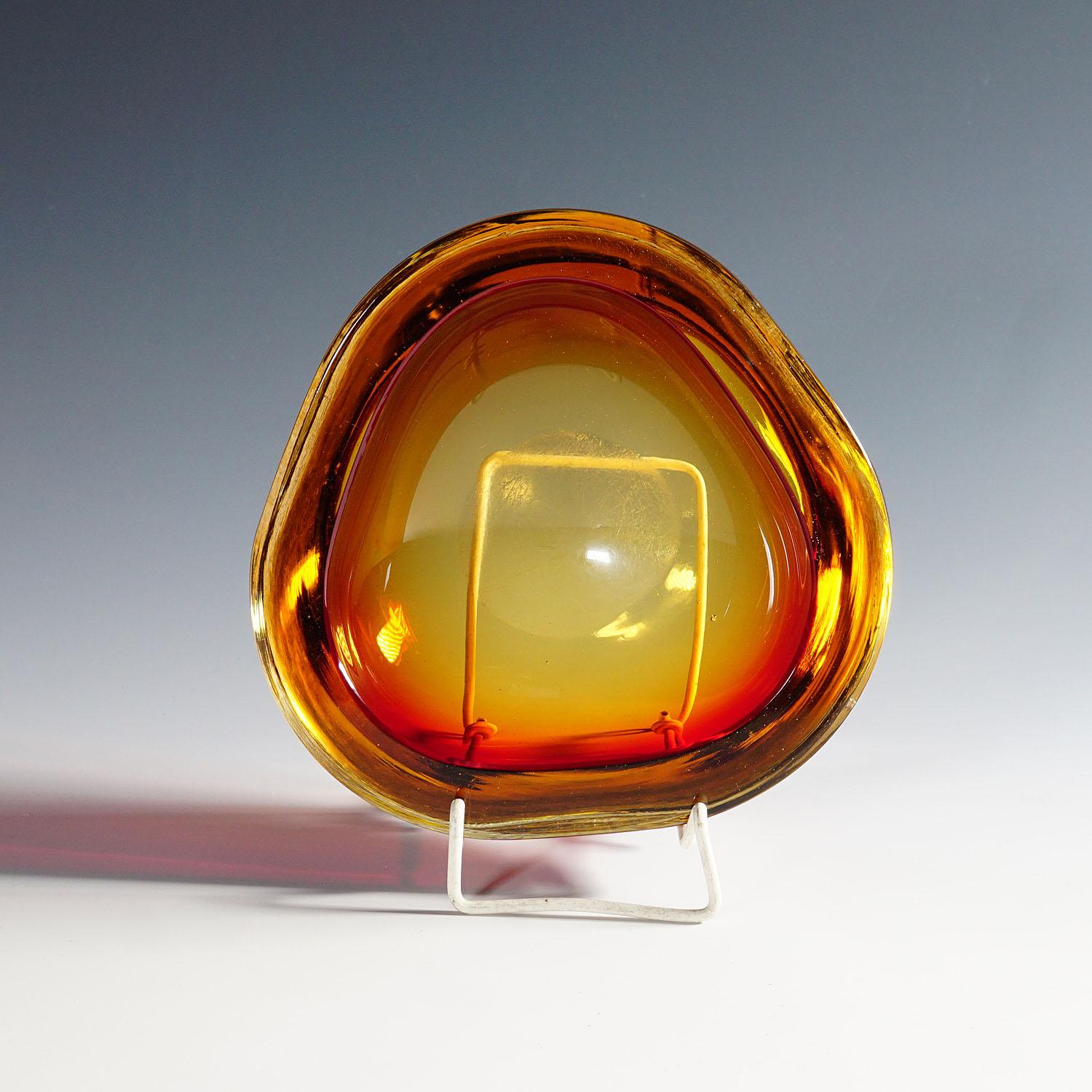 Italian Seguso Vetri d'Arte 'Attr.' Murano Sommerso Glass Bowl 1960s