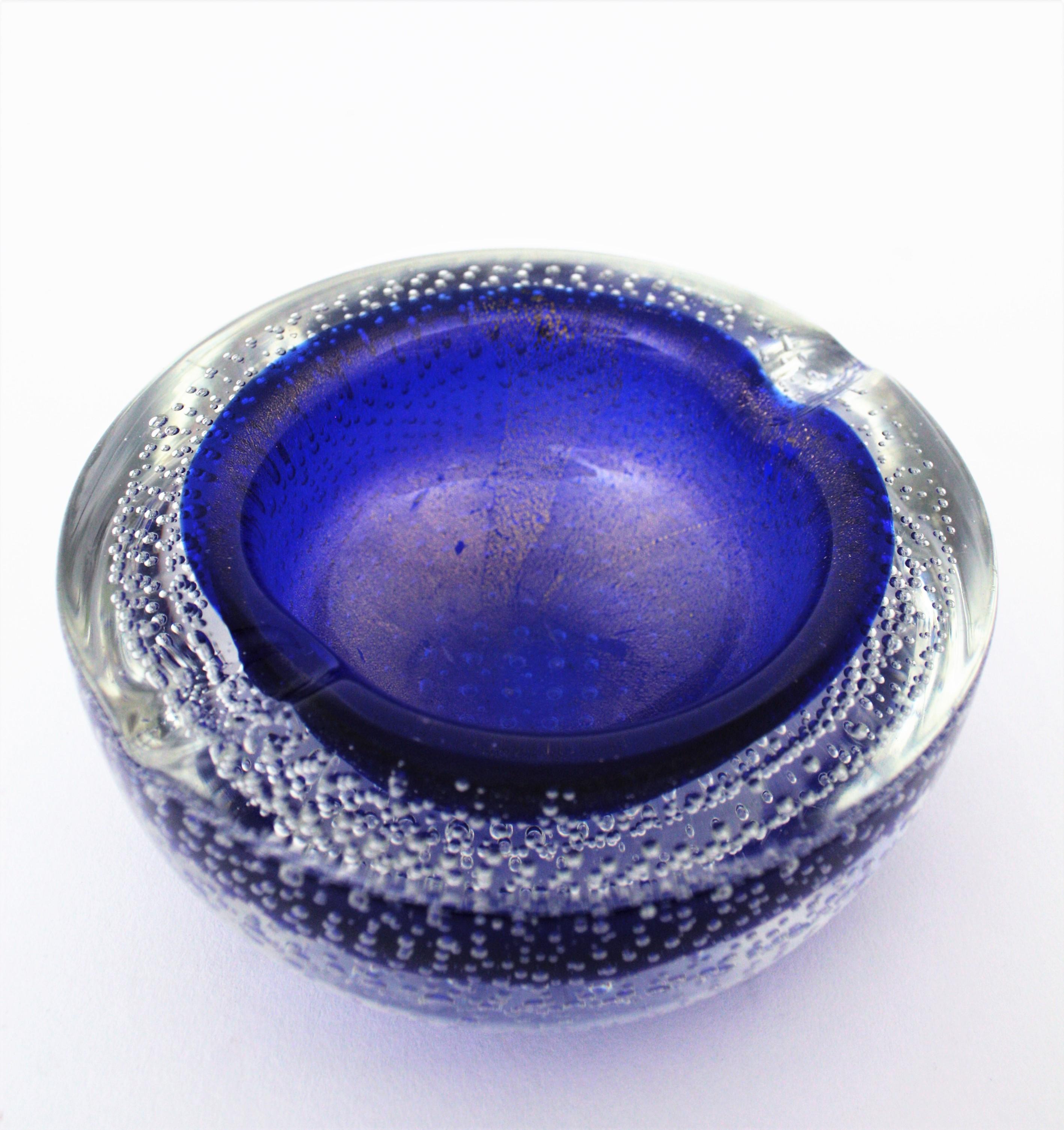 Seguso Vetri d'Arte Murano Bullicante Blue Art Glass Bowl / Ashtray For Sale 2