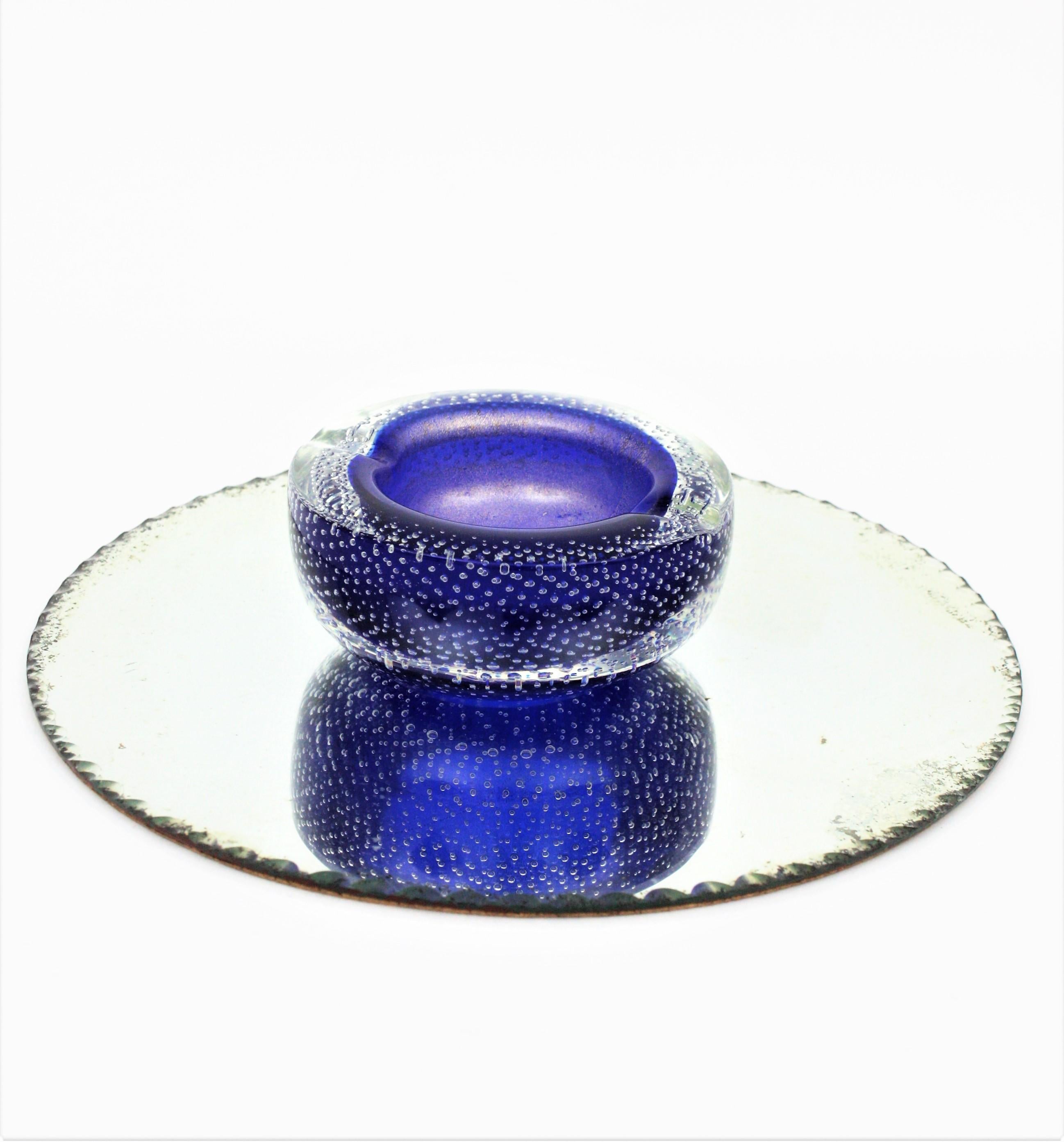 Mid-Century Modern Seguso Vetri d'Arte Murano Bullicante Blue Art Glass Bowl / Ashtray For Sale
