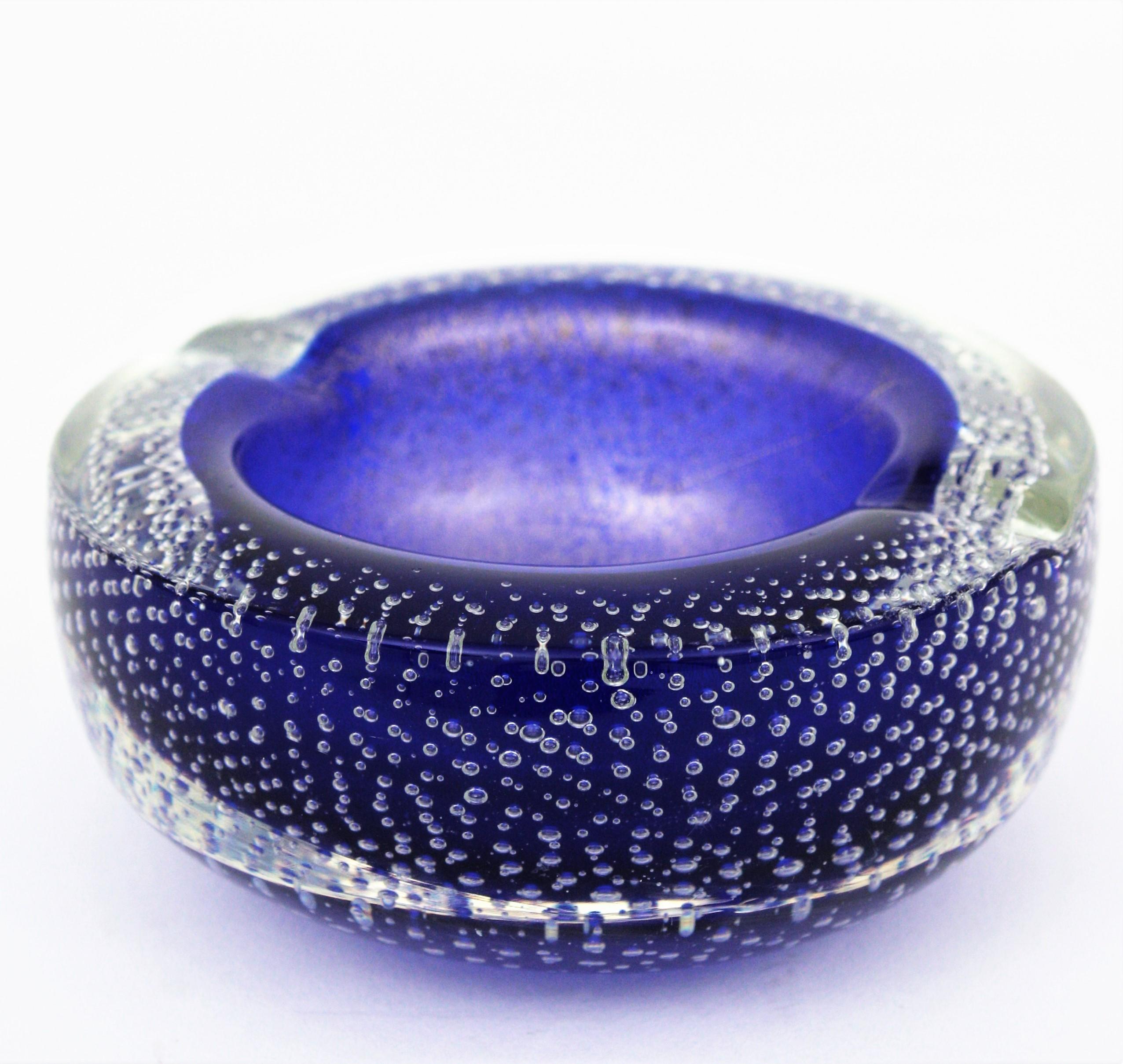 Seguso Vetri d'Arte Murano Bullicante Blue Art Glass Bowl / Ashtray In Excellent Condition For Sale In Barcelona, ES