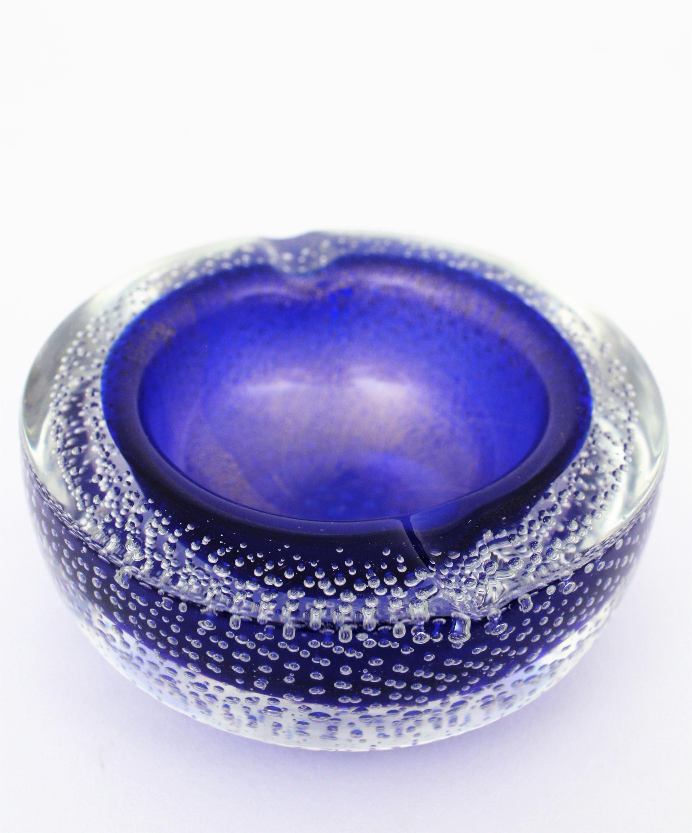 Seguso Vetri d'Arte Murano Bullicante Blue Art Glass Bowl / Ashtray For Sale 1