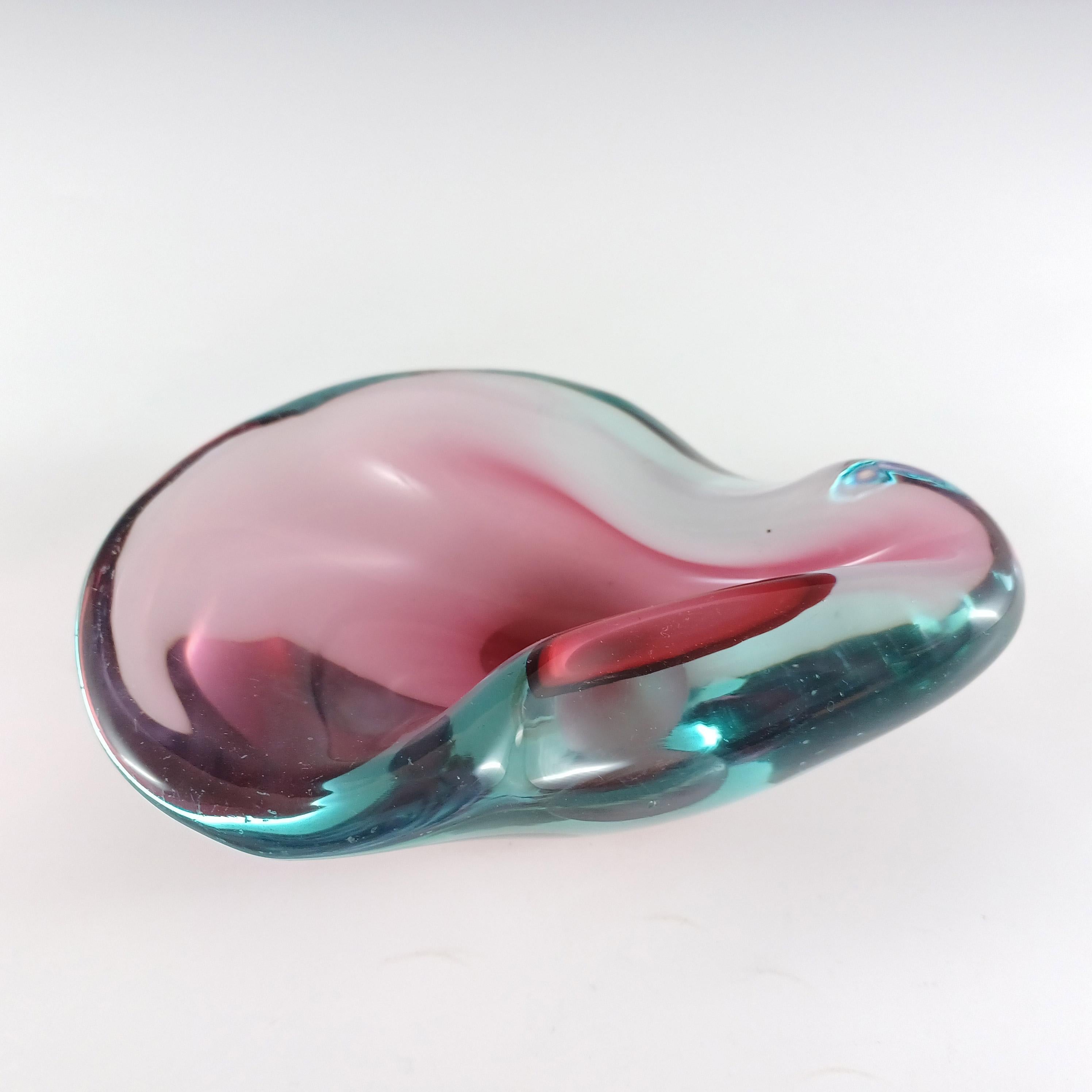 Mid-Century Modern Seguso Vetri d'Arte Murano Biomorphic Pink & Blue Glass Ashtray Bowl For Sale