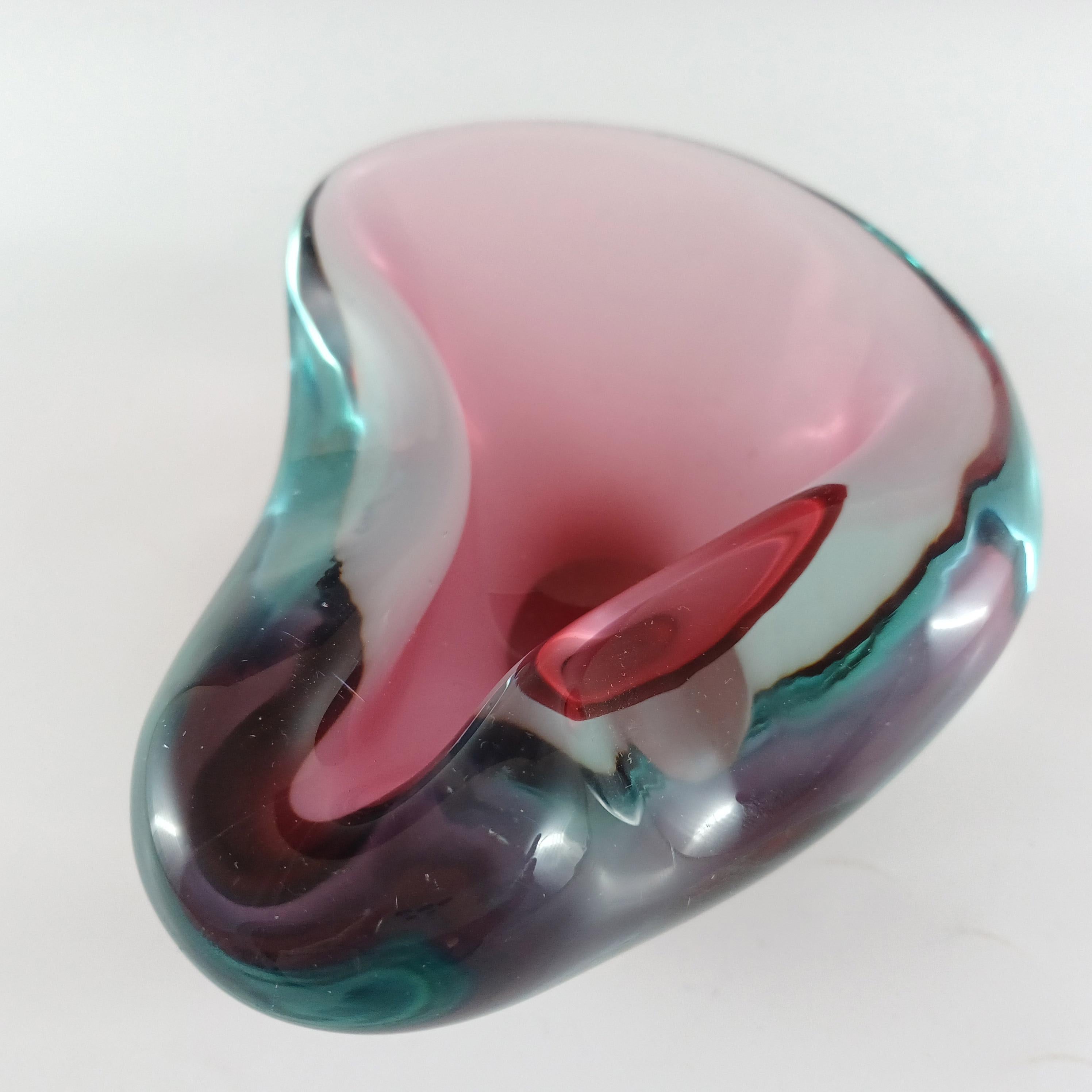 Seguso Vetri d'Arte Murano Biomorphic Pink & Blue Glass Ashtray Bowl For Sale 2