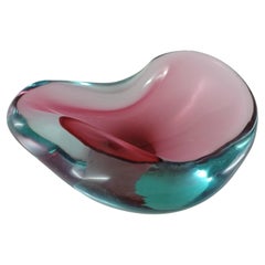 Seguso Vetri d'Arte Murano Bol cendrier biomorphe en verre rose et bleu