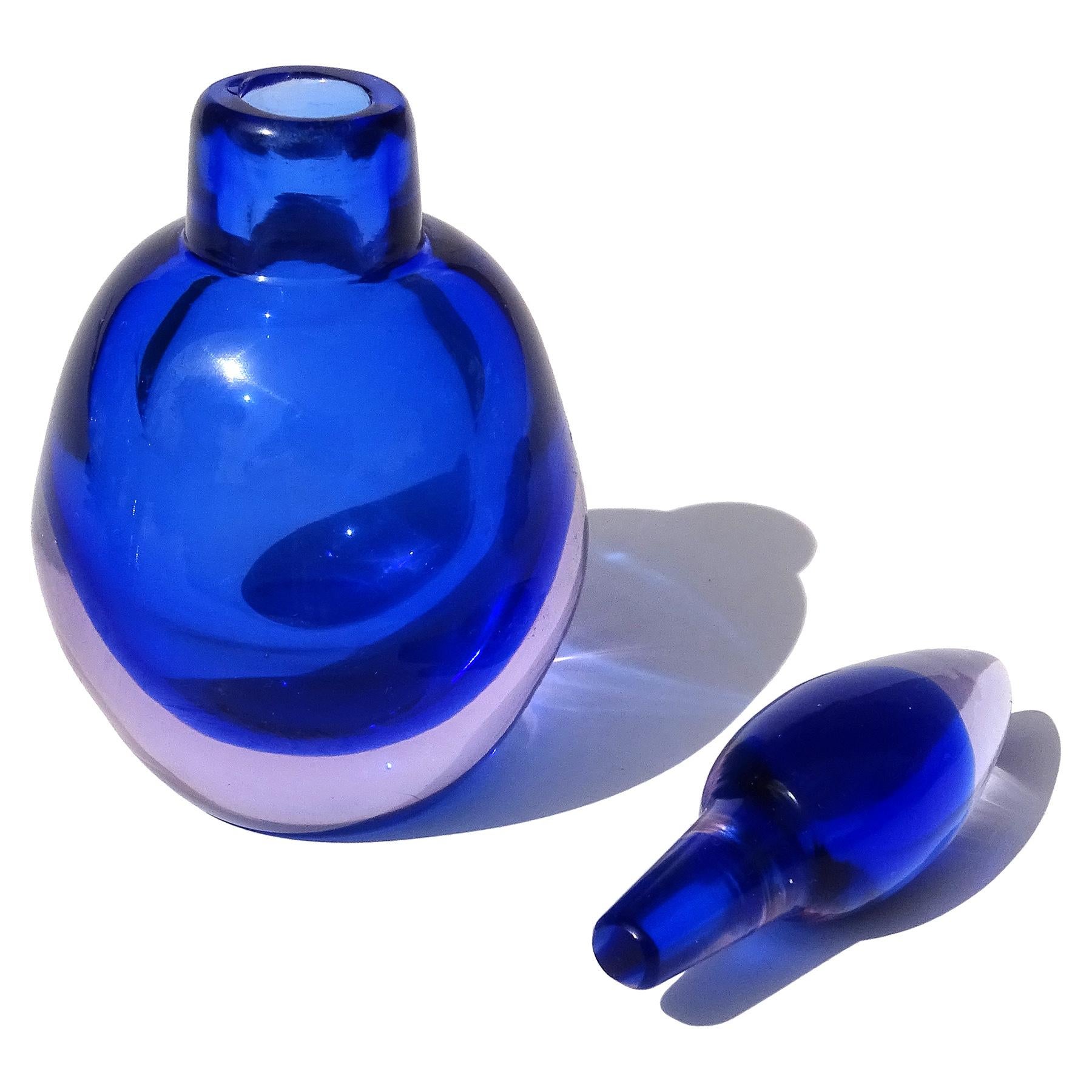 Seguso Vetri d'Arte Murano Blau Lavendel Italienisches Kunstglas Waschtisch Parfümflasche (Handgefertigt)