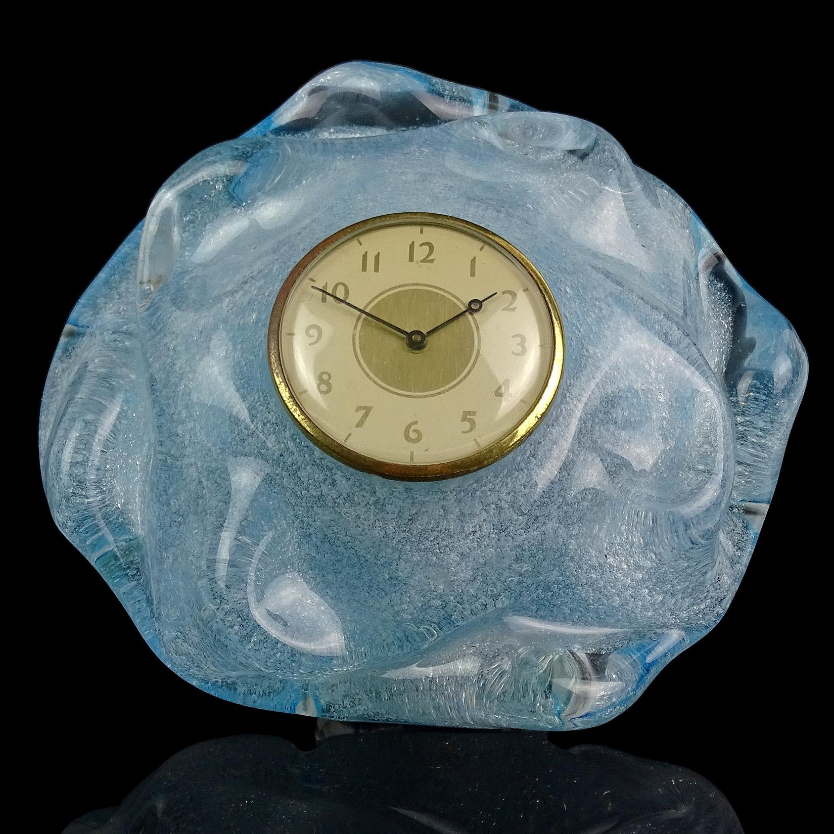 Hand-Crafted Seguso Vetri d'Arte Murano Blue Pulegoso Bubbles Italian Art Glass Desk Clock For Sale
