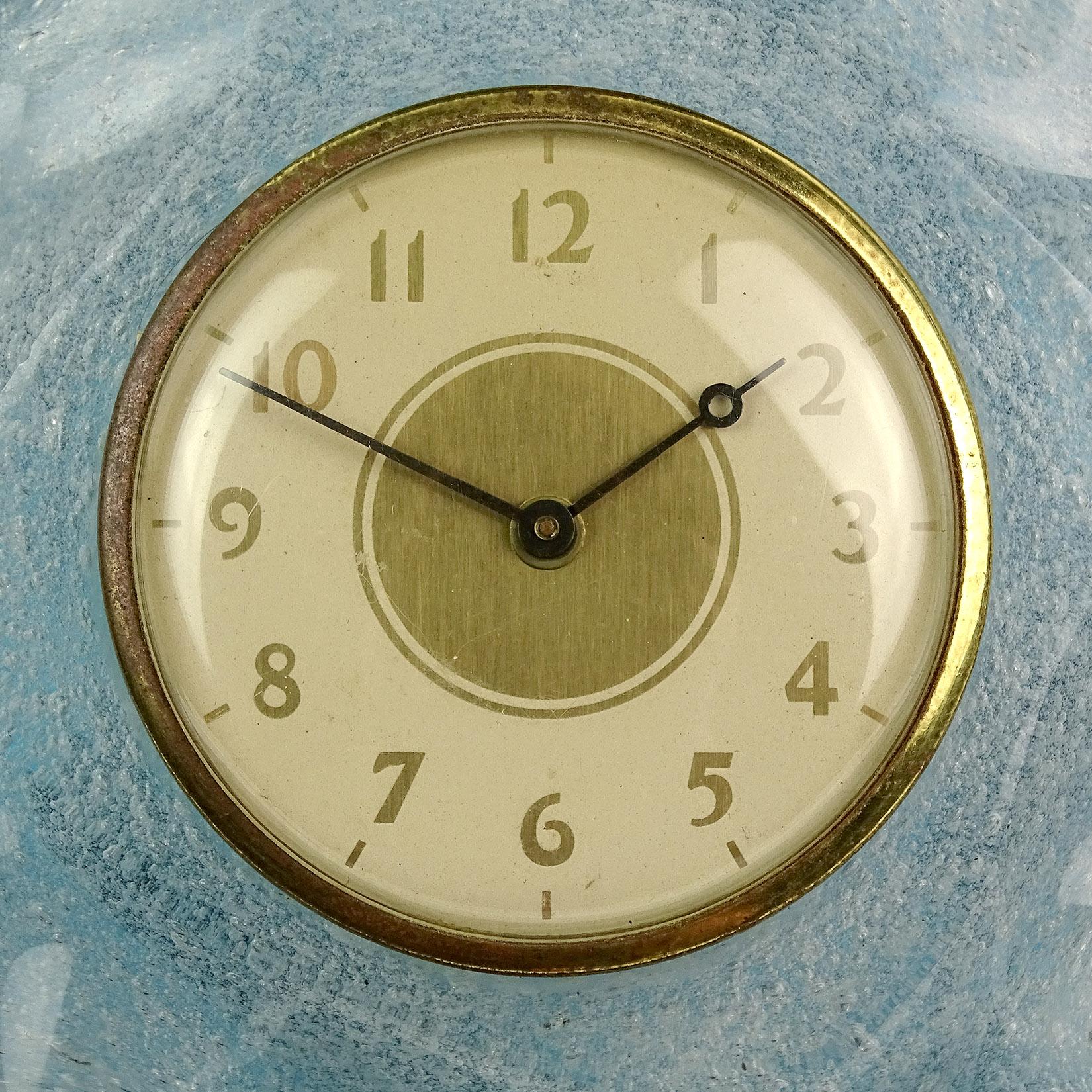 20ième siècle Seguso Vetri d'Arte Murano Bleu Pulegoso Bulles Horloge de bureau en verre d'art italien en vente