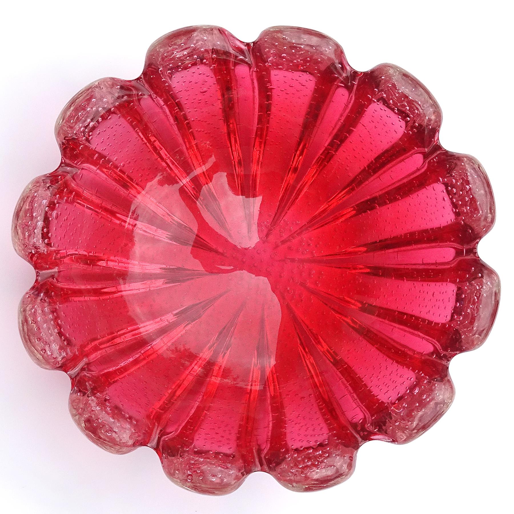 Art Déco Seguso Vetri d'Arte Murano Cranberry Red Sommerso Bubbles Ciotola in vetro artistico italiano in vendita
