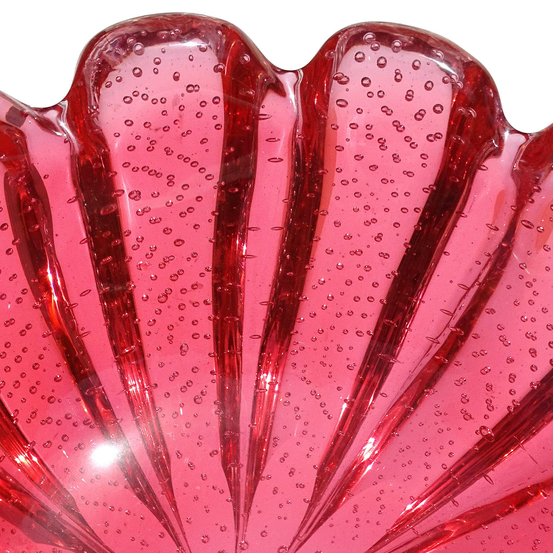 Italiano Seguso Vetri d'Arte Murano Cranberry Red Sommerso Bubbles Ciotola in vetro artistico italiano in vendita