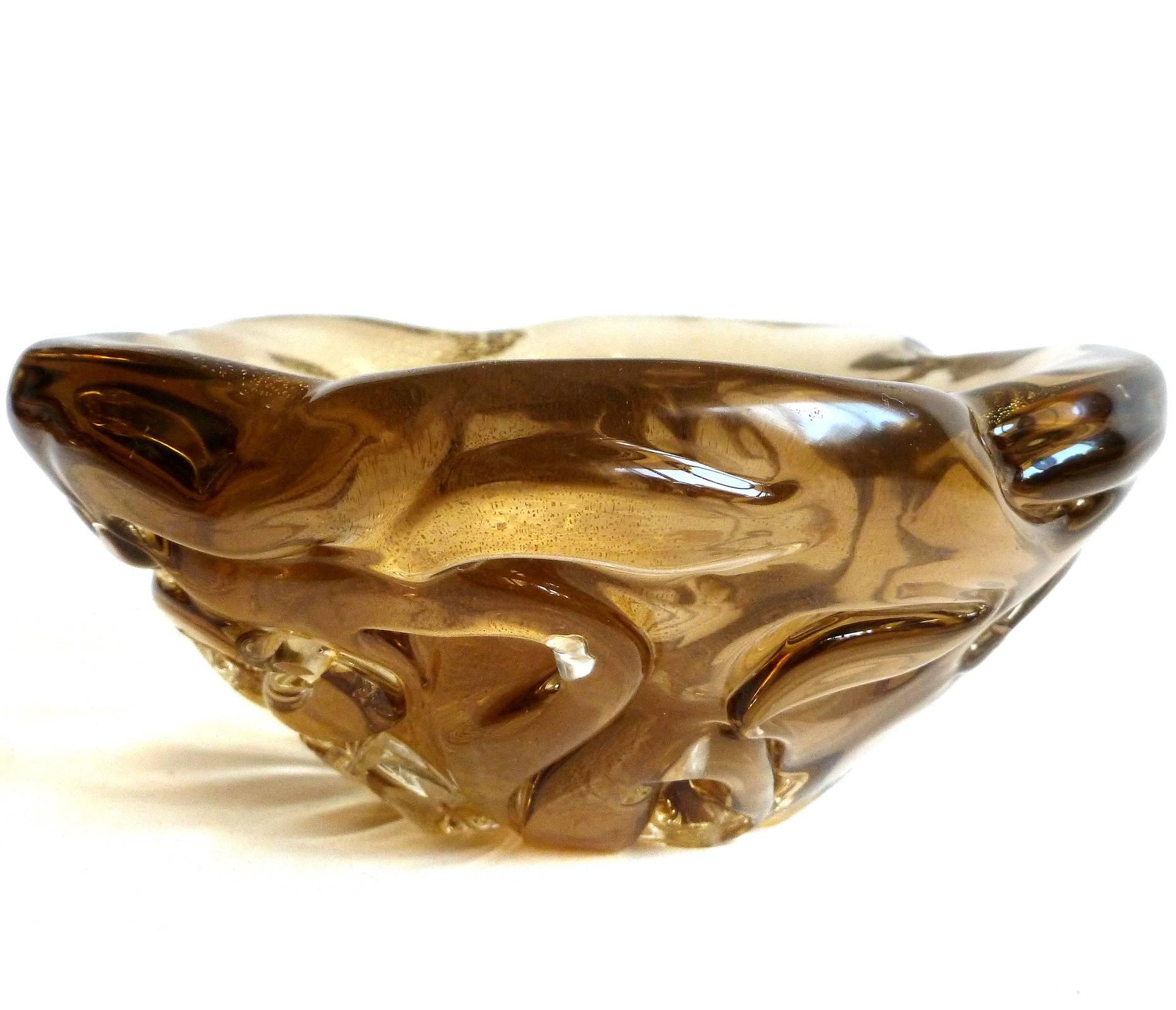 Hand-Crafted Seguso Vetri d'Arte Murano Gold Flecks Coral Design Italian Art Glass Ring Bowls