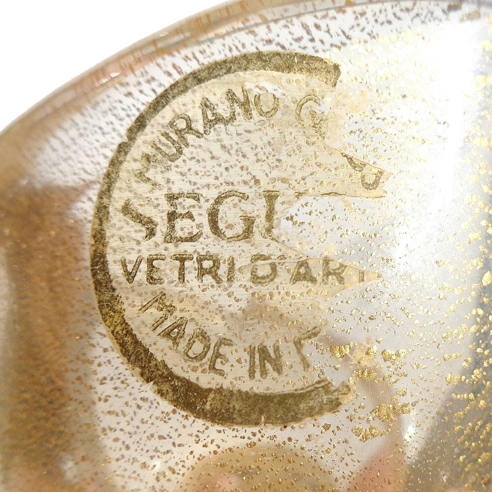 Hand-Crafted Seguso Vetri d'Arte Murano Gold Flecks Italian Art Glass Seashell Sculptures For Sale