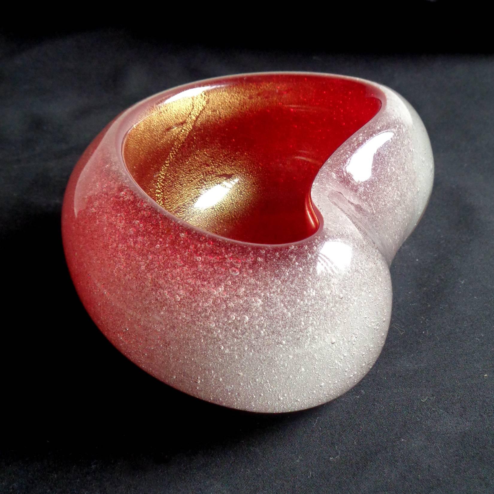 Mid-Century Modern Seguso Vetri d'Arte Murano Gold Flecks Red Bubble Italian Art Glass Kidney Bowl