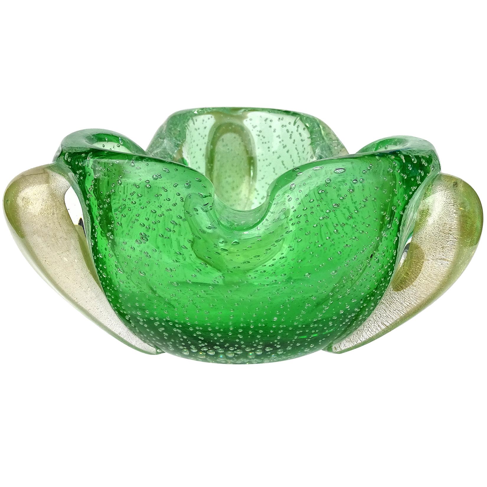 Fait main Seguso Vetri d'Arte Murano Green Gold Sommerso Bubbles Italian Art Glass Bowl en vente