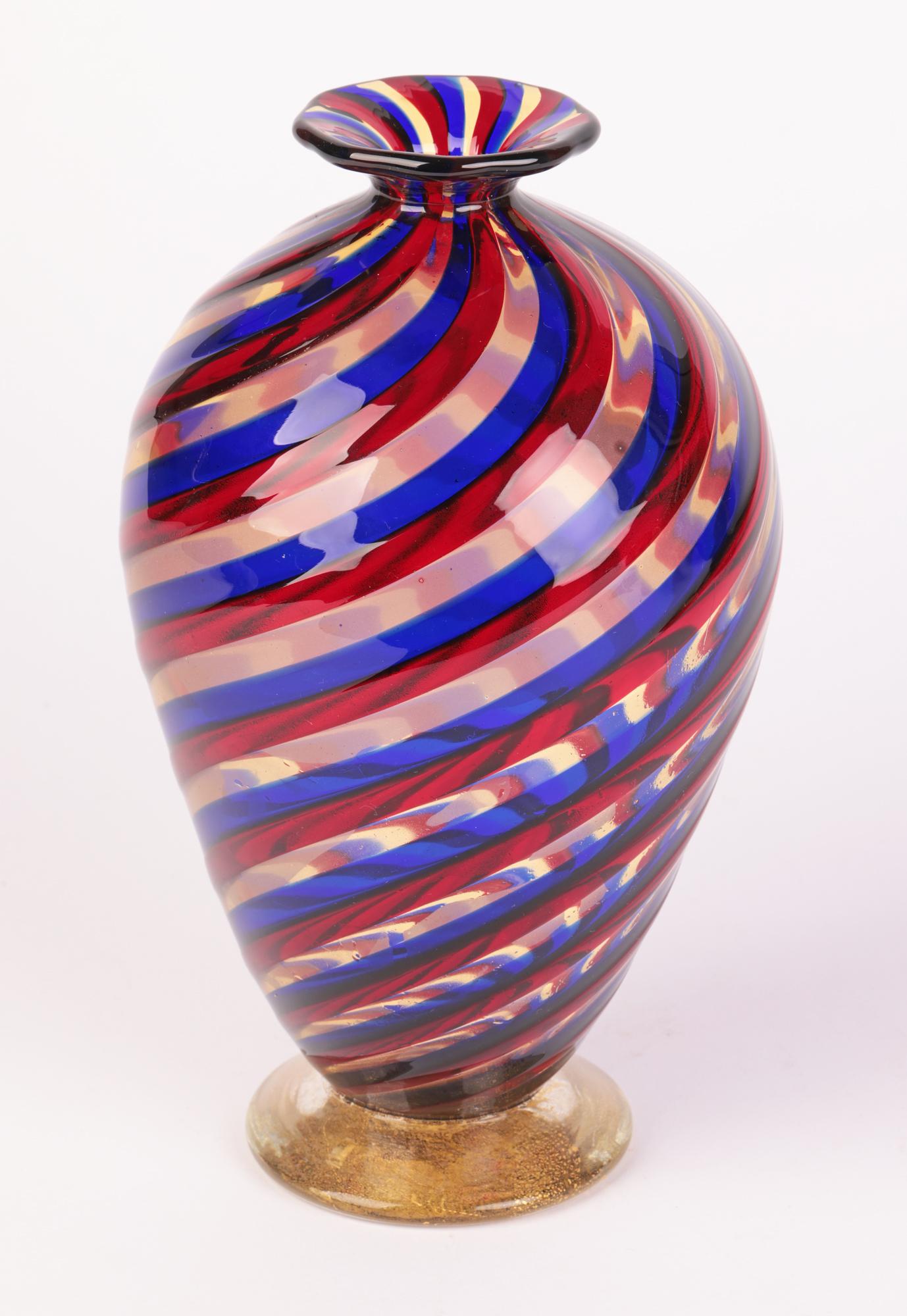 Mid-Century Modern Seguso Vetri D’arte Murano Italian Ribbon Blown Art Glass Vase For Sale