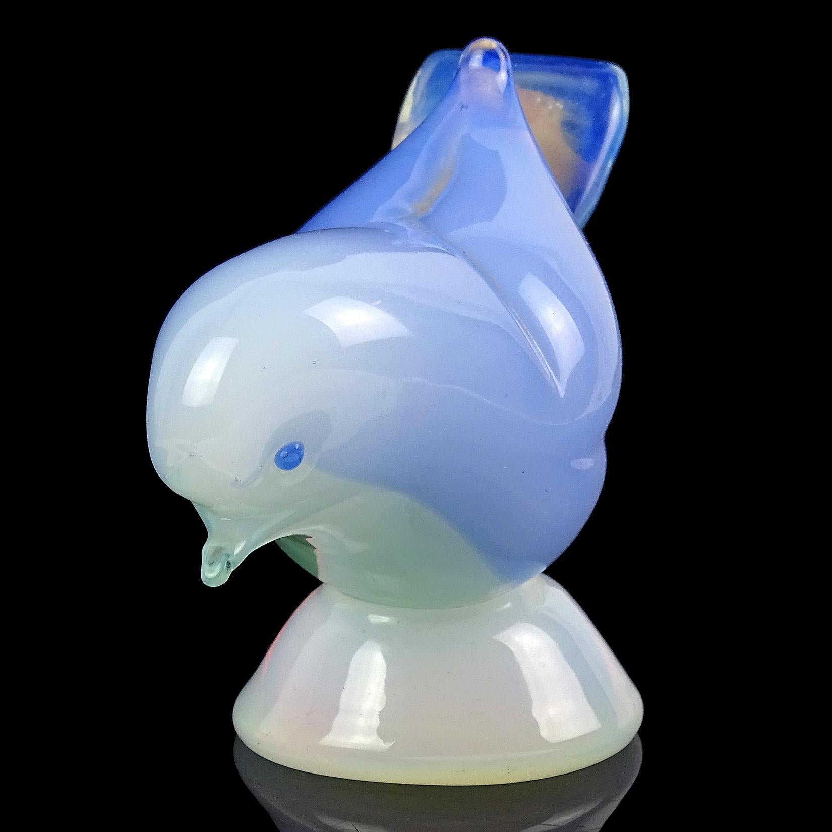 Hand-Crafted Seguso Vetri d'Arte Murano Opal Blue White Italian Art Glass Bird Figurine