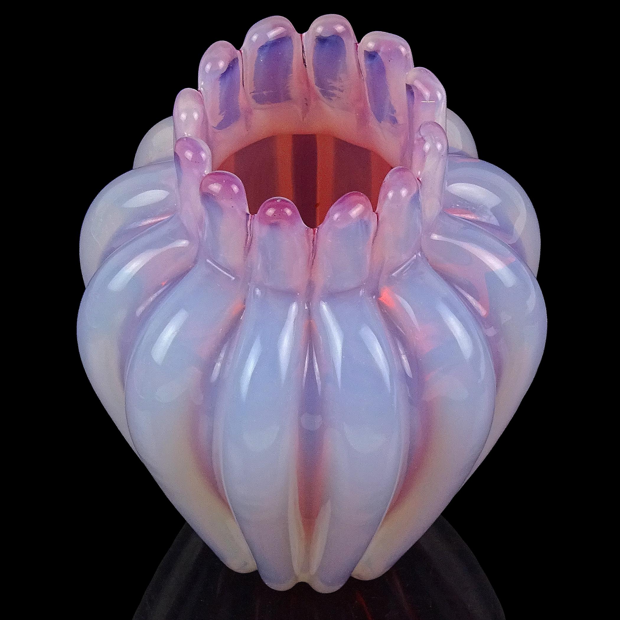 Italiano Seguso Vetri d'Arte Murano rosa opale in vetro artistico a coste con boccioli di fiori in vendita