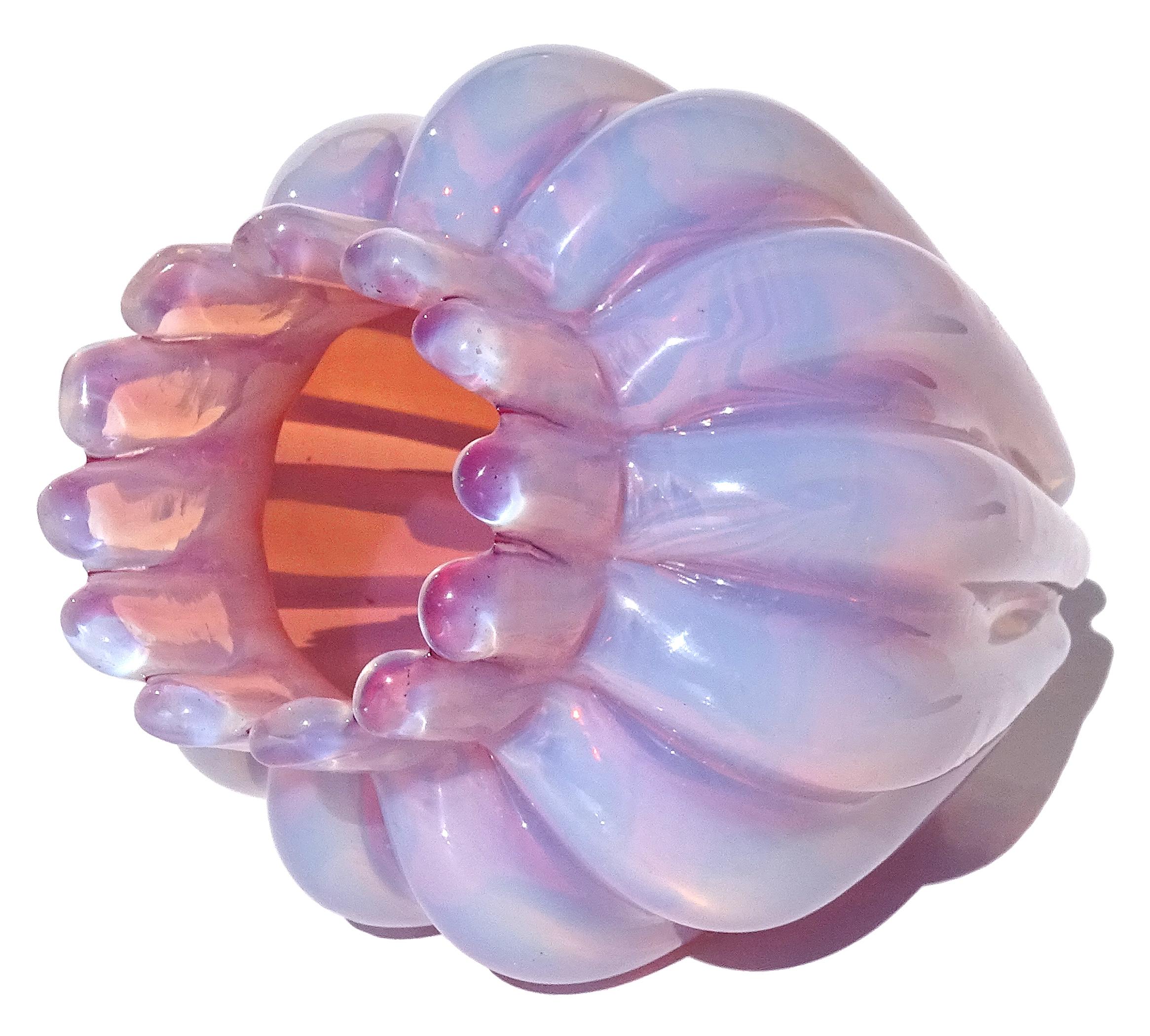 Seguso Vetri d'Arte Murano rosa opale in vetro artistico a coste con boccioli di fiori In condizioni buone in vendita a Kissimmee, FL