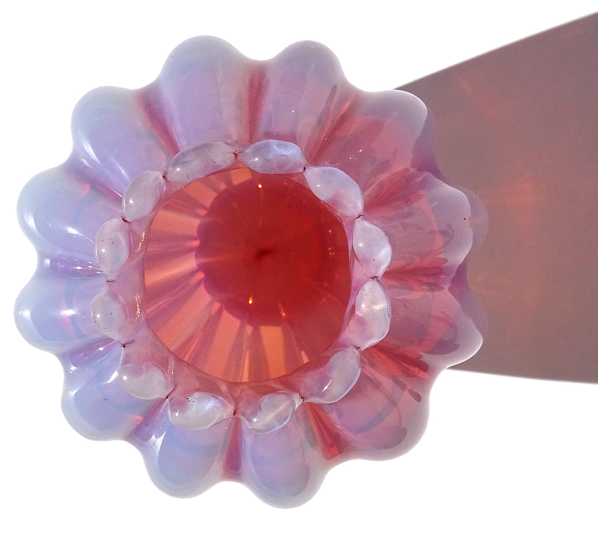 XX secolo Seguso Vetri d'Arte Murano rosa opale in vetro artistico a coste con boccioli di fiori in vendita