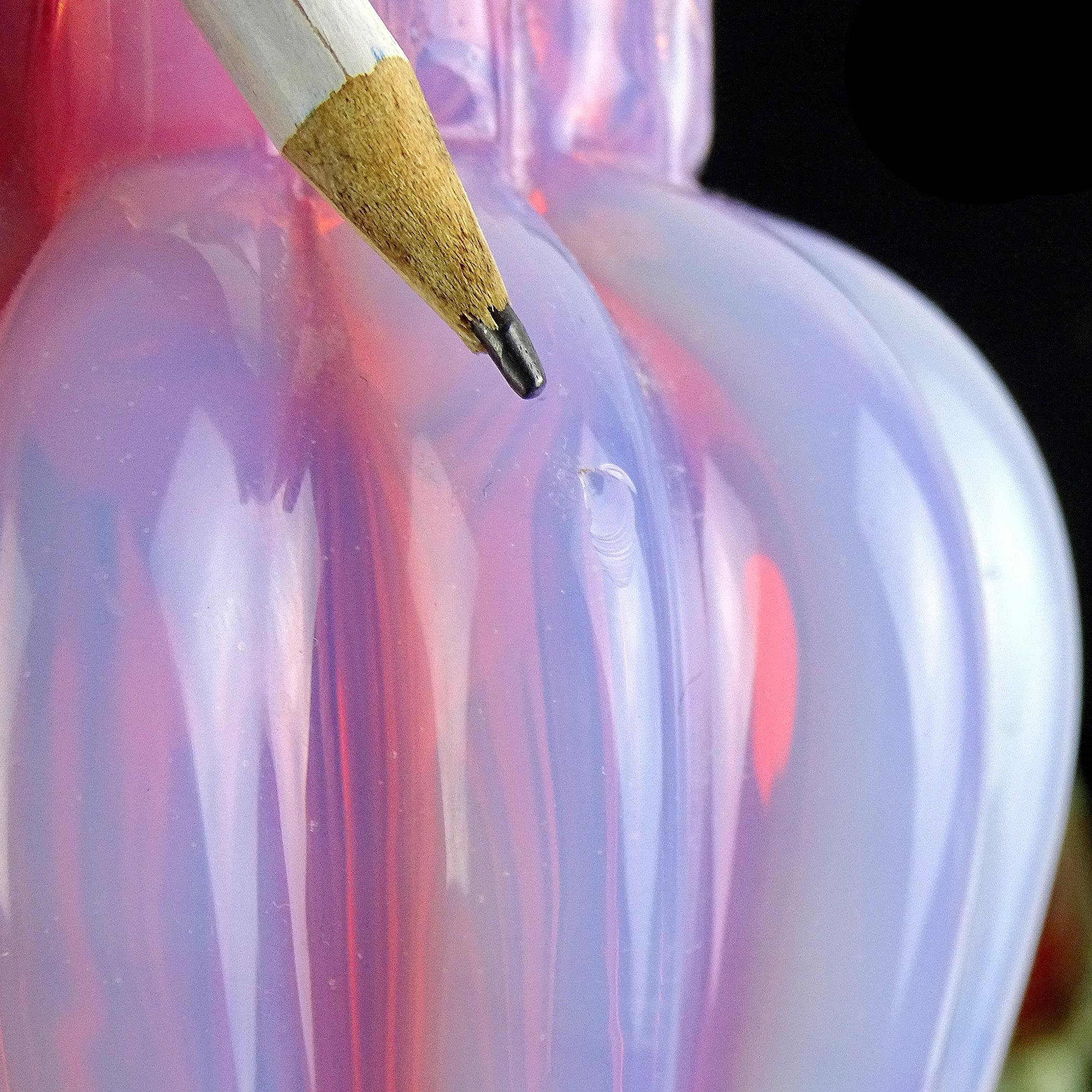 Seguso Vetri d'Arte Murano rosa opale in vetro artistico a coste con boccioli di fiori in vendita 1